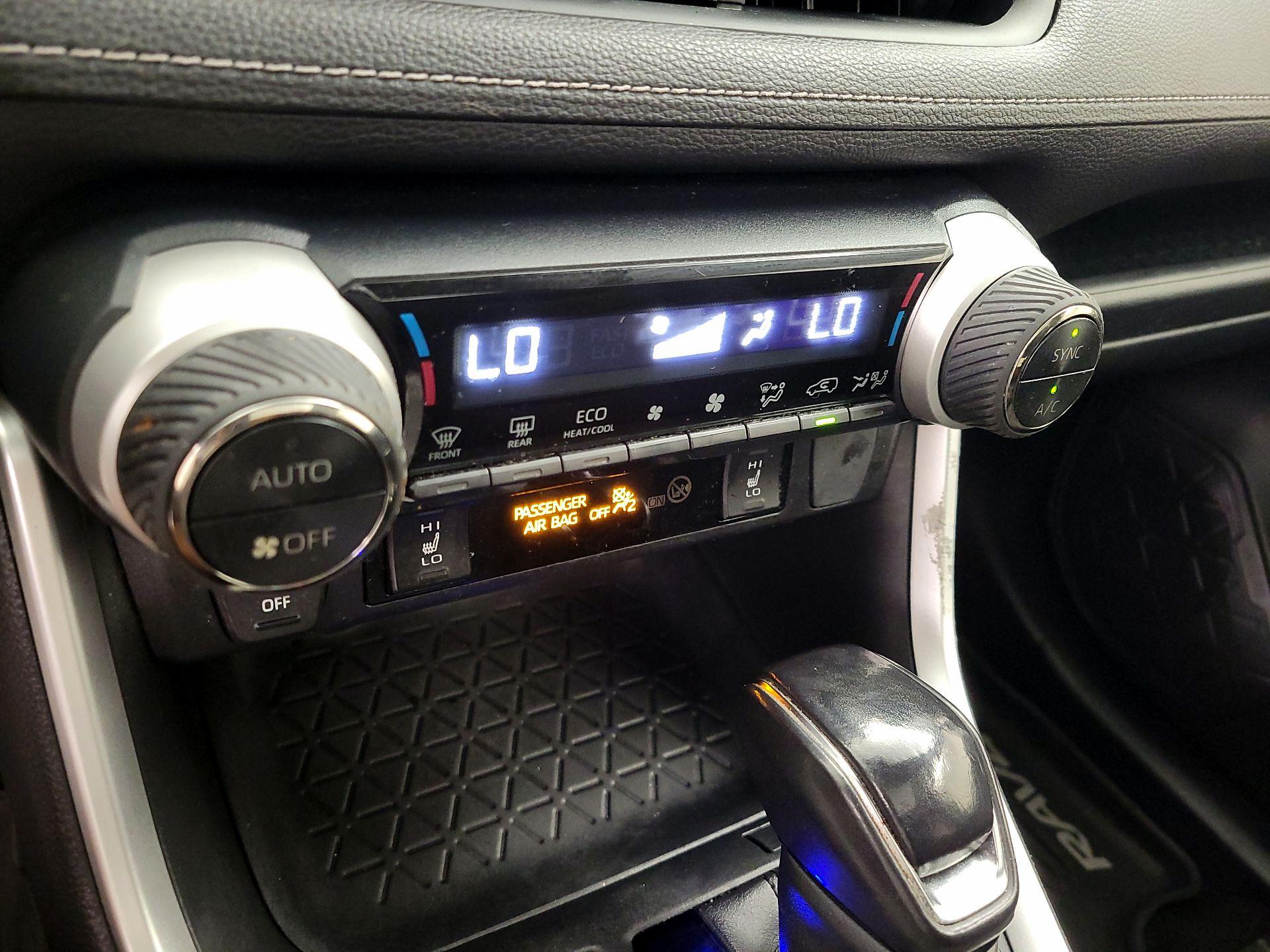 Thumbnail: 2019 Toyota RAV4 - 16