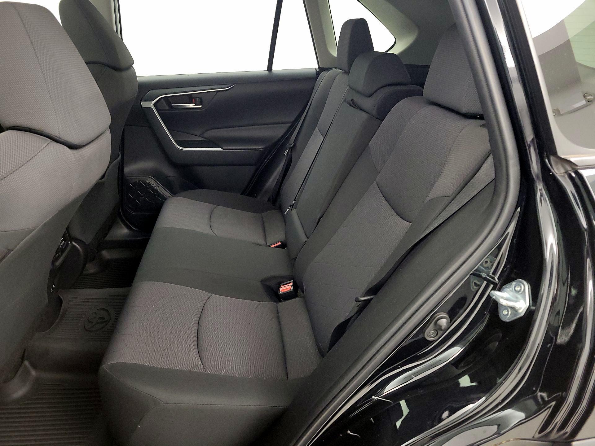 Thumbnail: 2019 Toyota RAV4 - 20