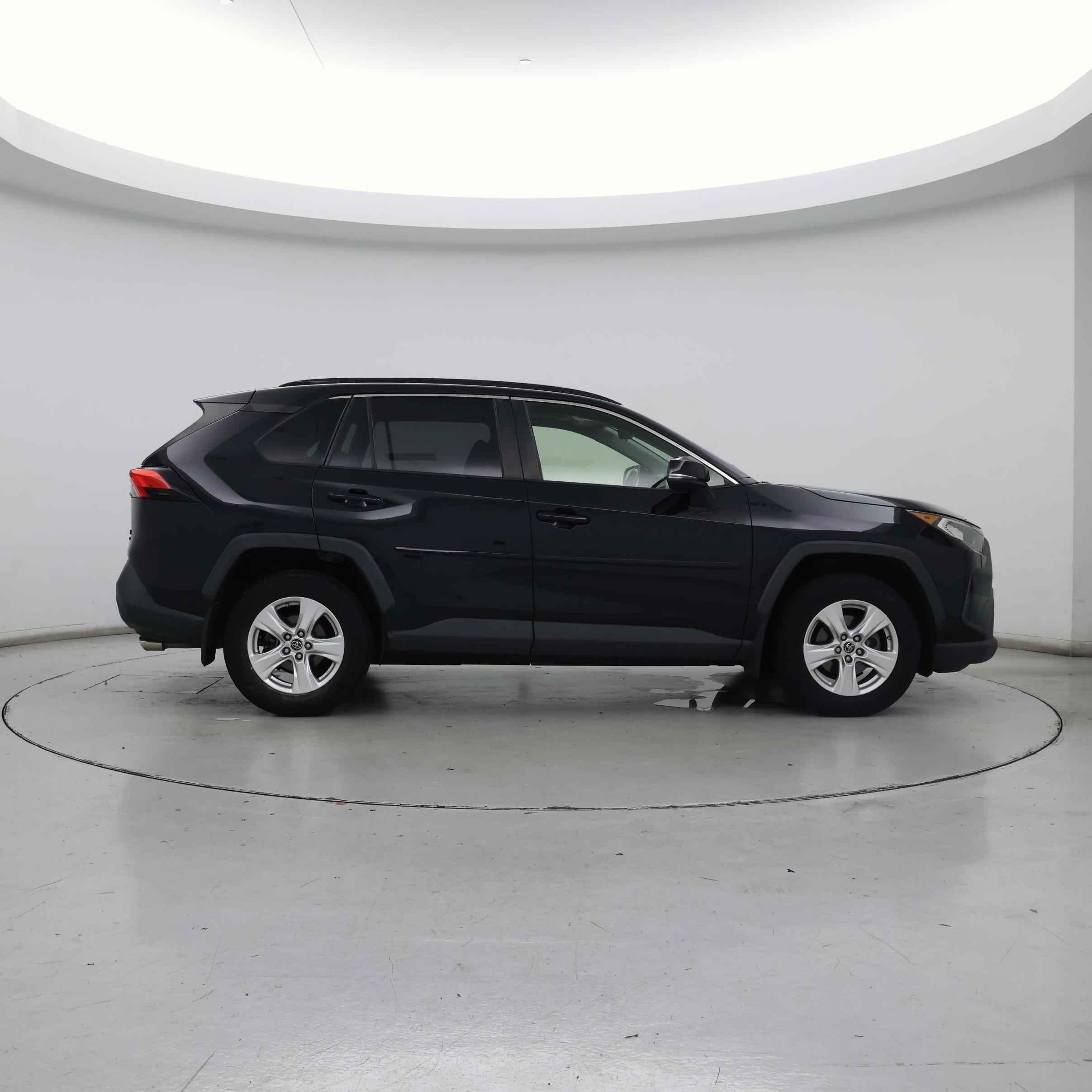 Thumbnail: 2019 Toyota RAV4 - 7