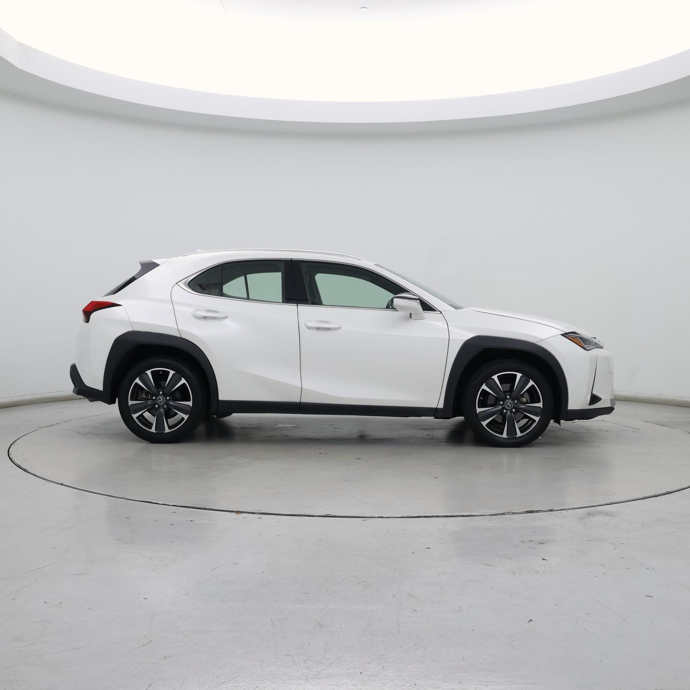 Thumbnail: 2022 Lexus UX - 7