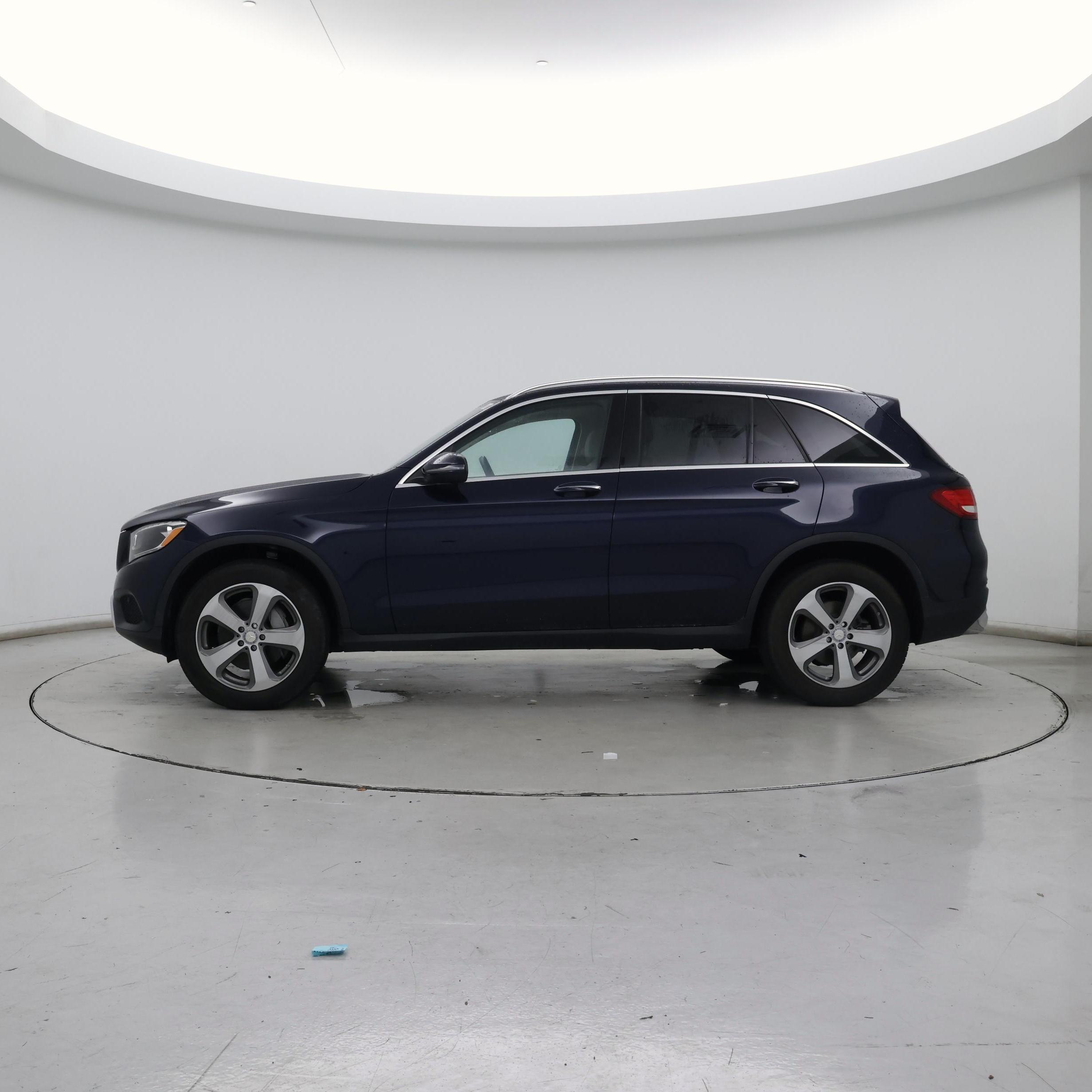 Thumbnail: 2017 Mercedes-Benz GLC - 3