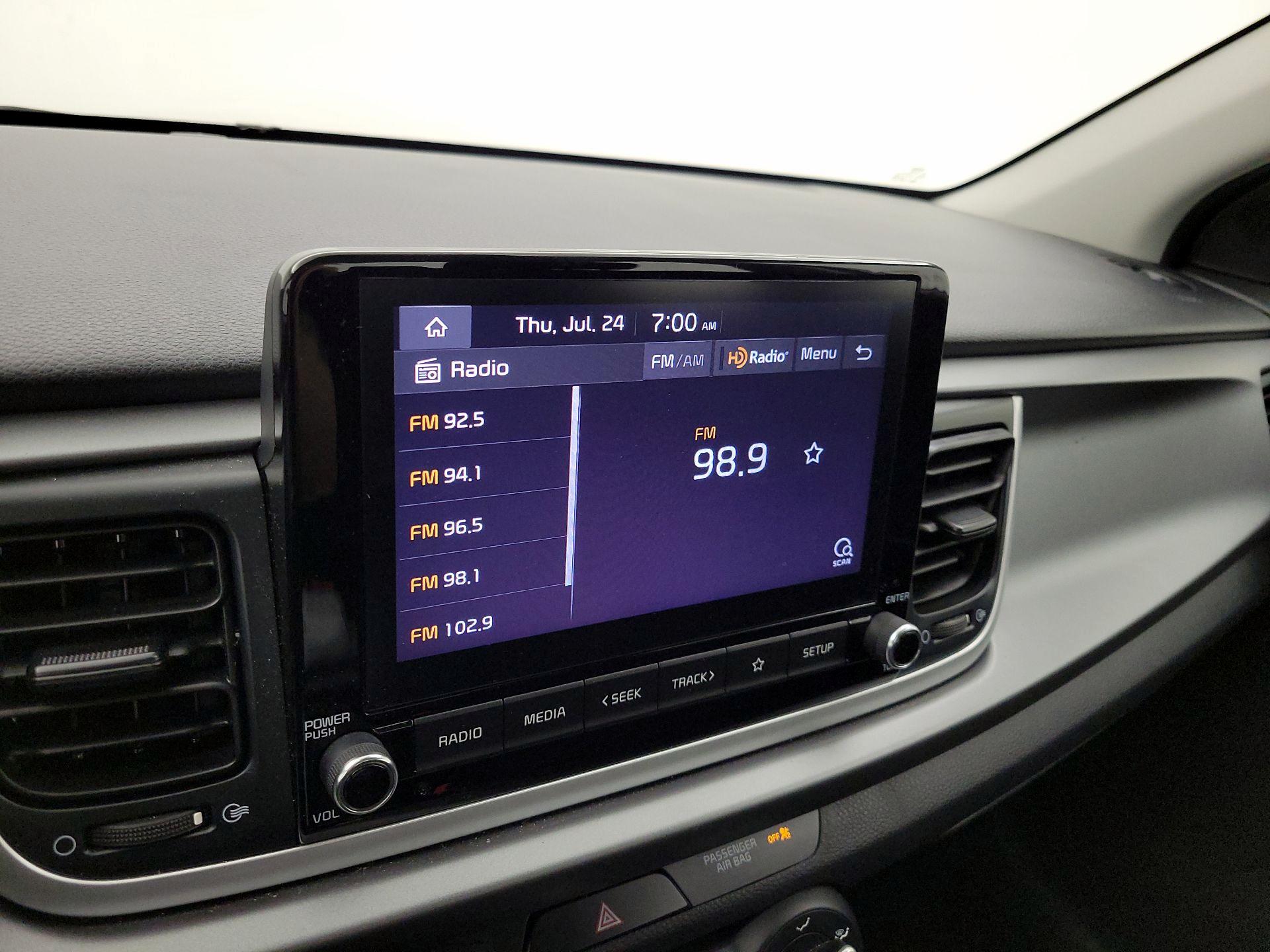 Thumbnail: 2021 Kia Rio - 15