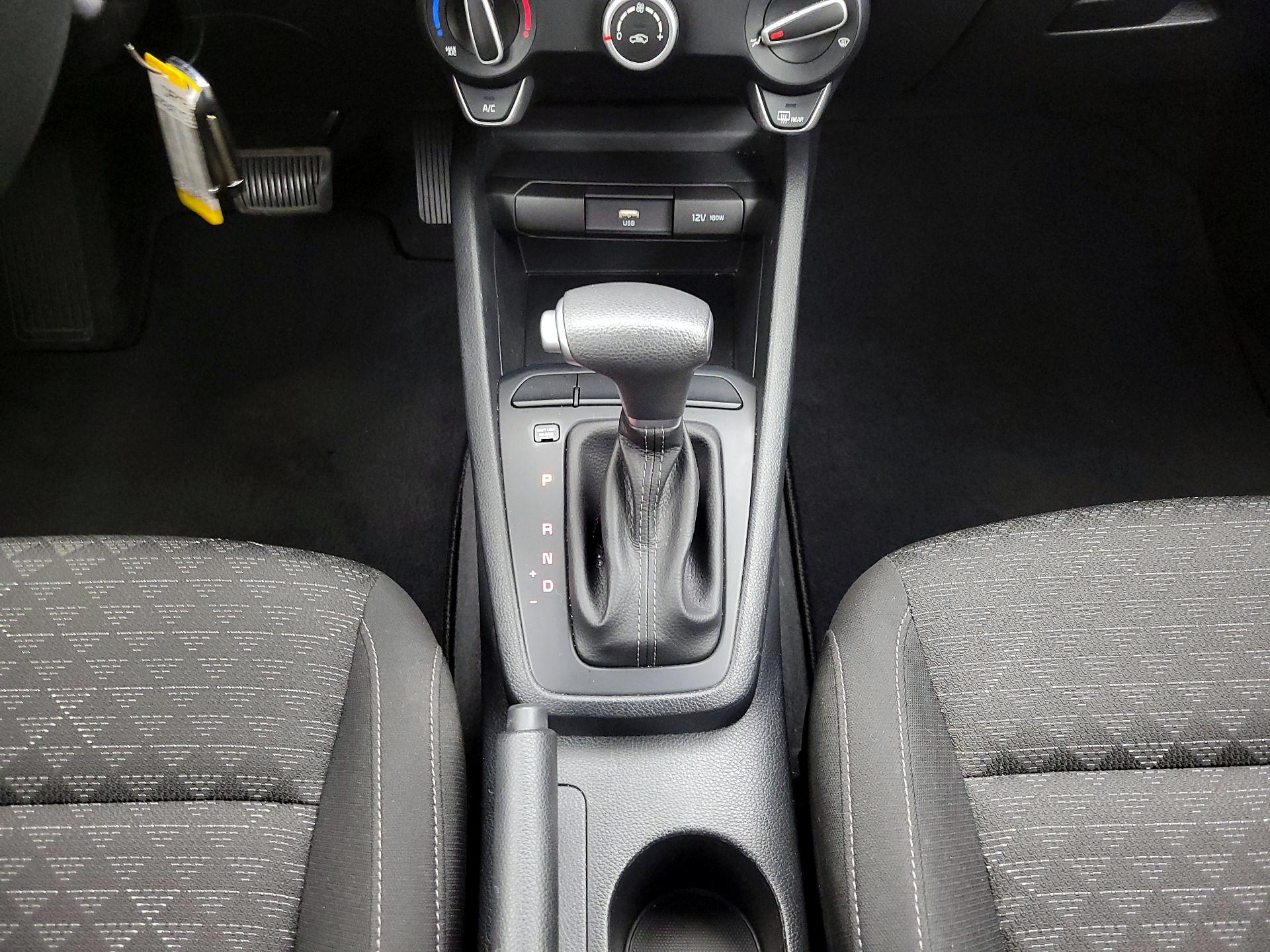 Thumbnail: 2021 Kia Rio - 17