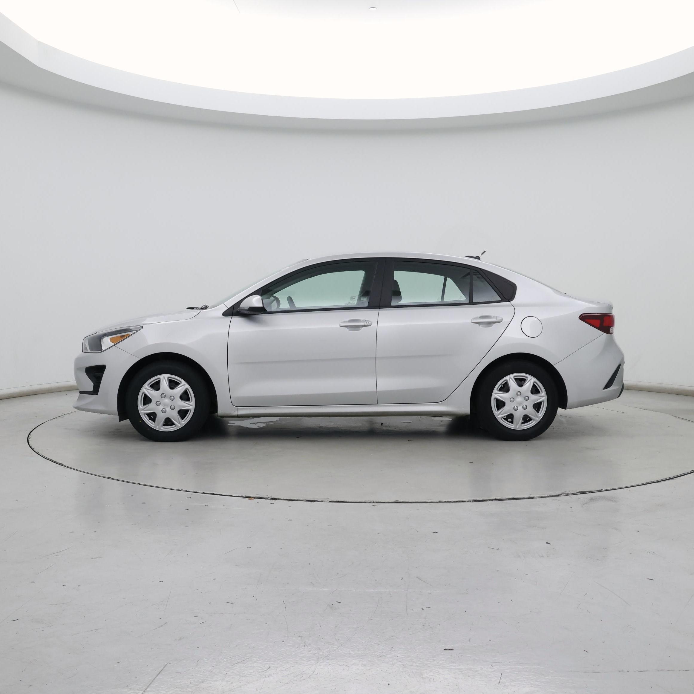 Thumbnail: 2021 Kia Rio - 3