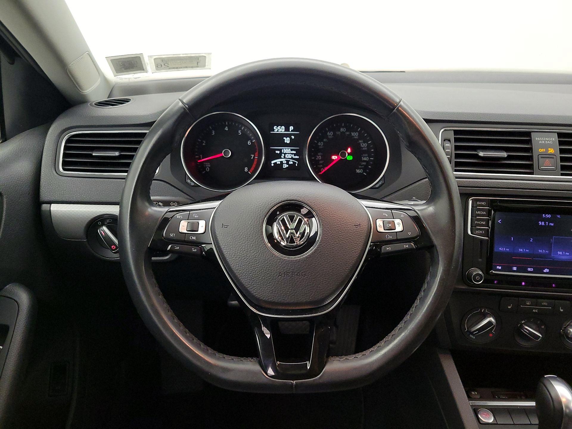 Thumbnail: 2016 Volkswagen Jetta - 10