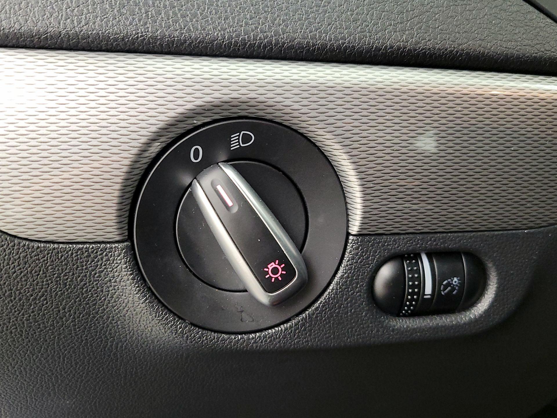 Thumbnail: 2016 Volkswagen Jetta - 13