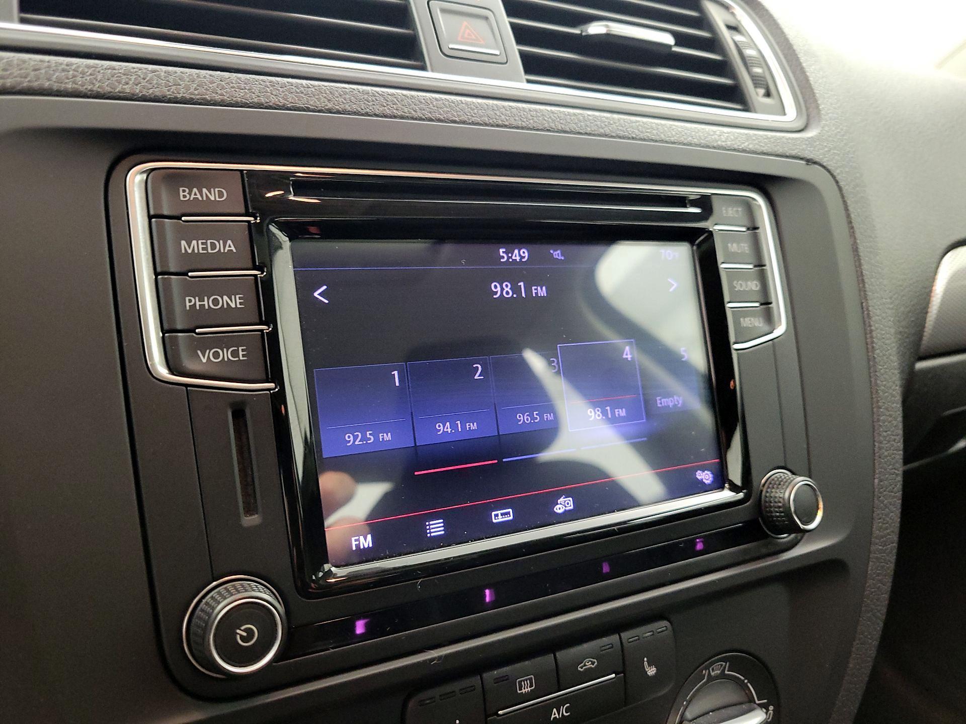 Thumbnail: 2016 Volkswagen Jetta - 15