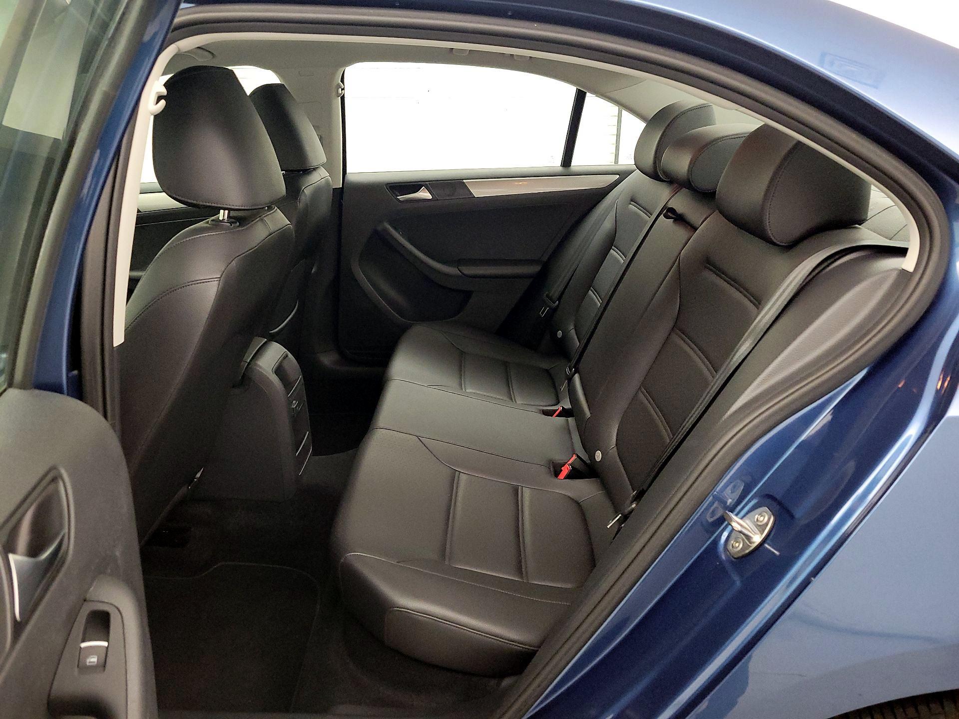 Thumbnail: 2016 Volkswagen Jetta - 20