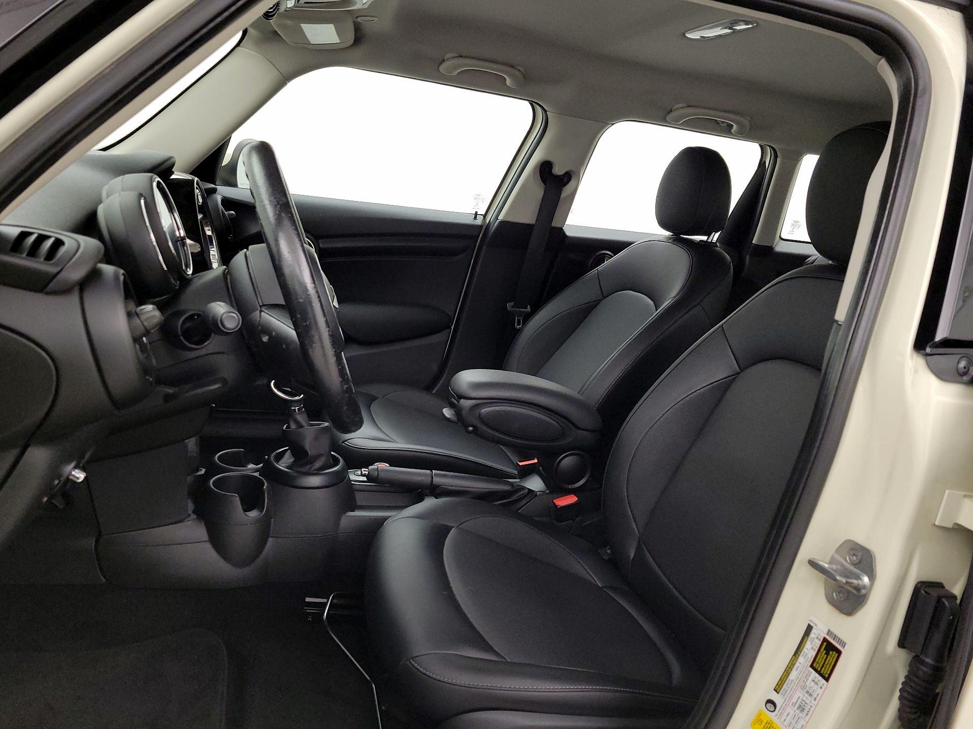 Thumbnail: 2017 MINI Cooper Hardtop - 11