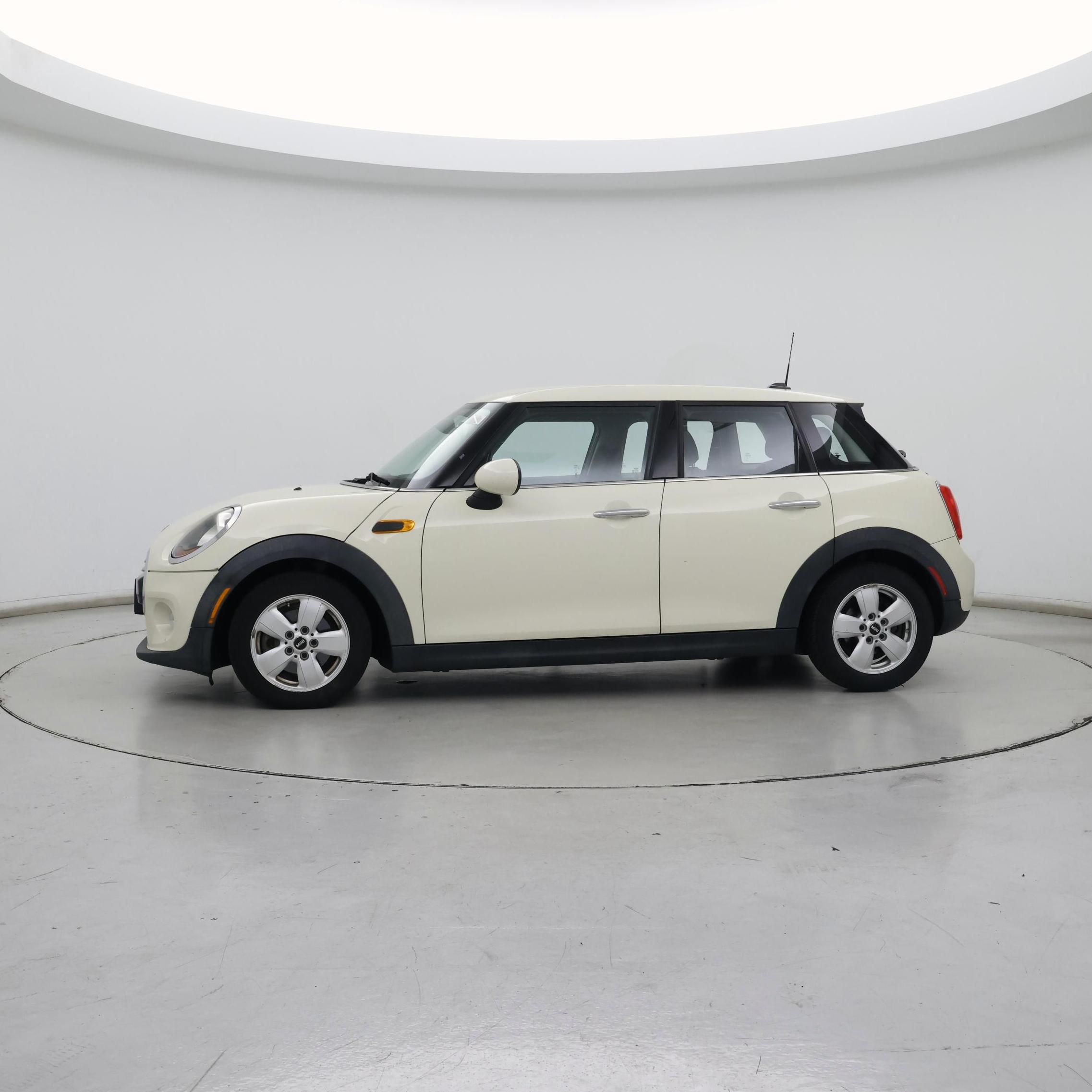 Thumbnail: 2017 MINI Cooper Hardtop - 3