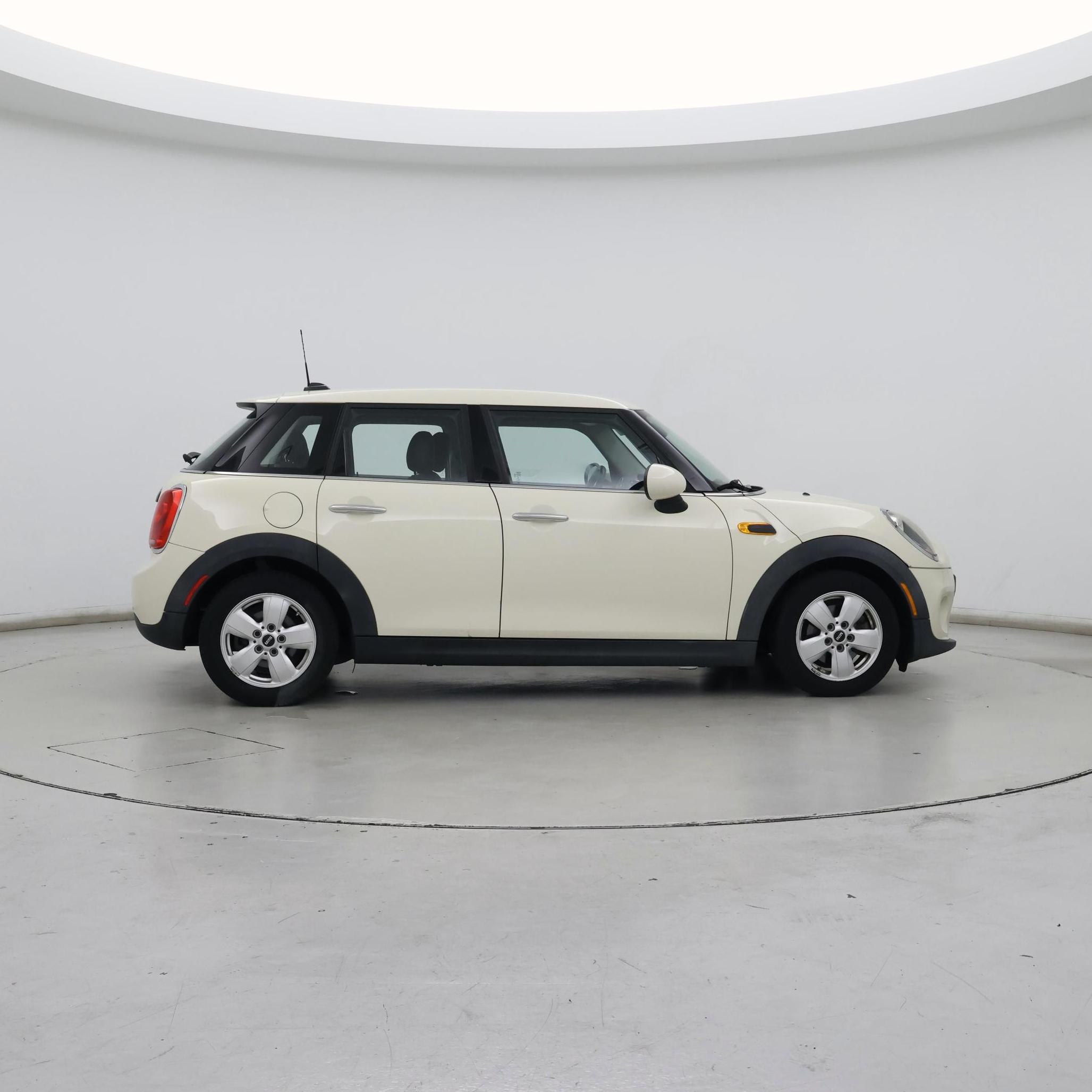 Thumbnail: 2017 MINI Cooper Hardtop - 7