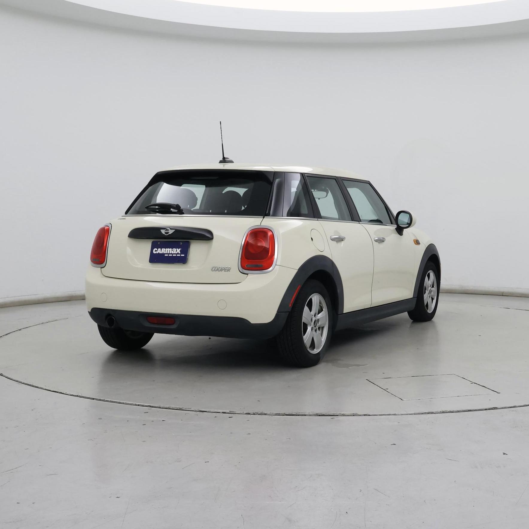 Thumbnail: 2017 MINI Cooper Hardtop - 8