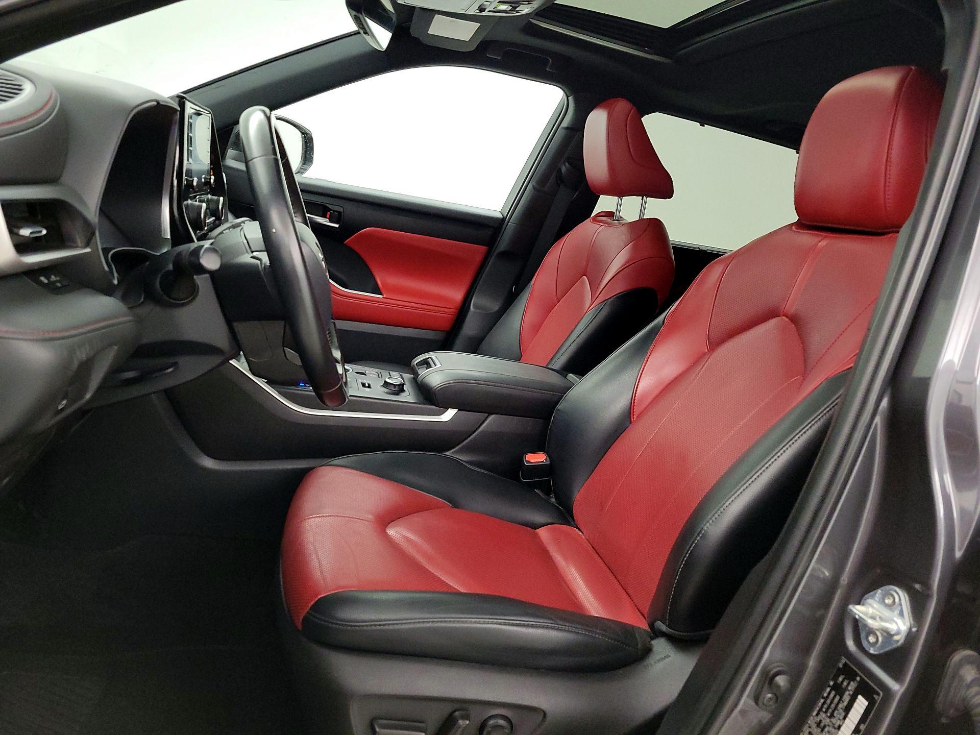 Thumbnail: 2022 Toyota Highlander - 11