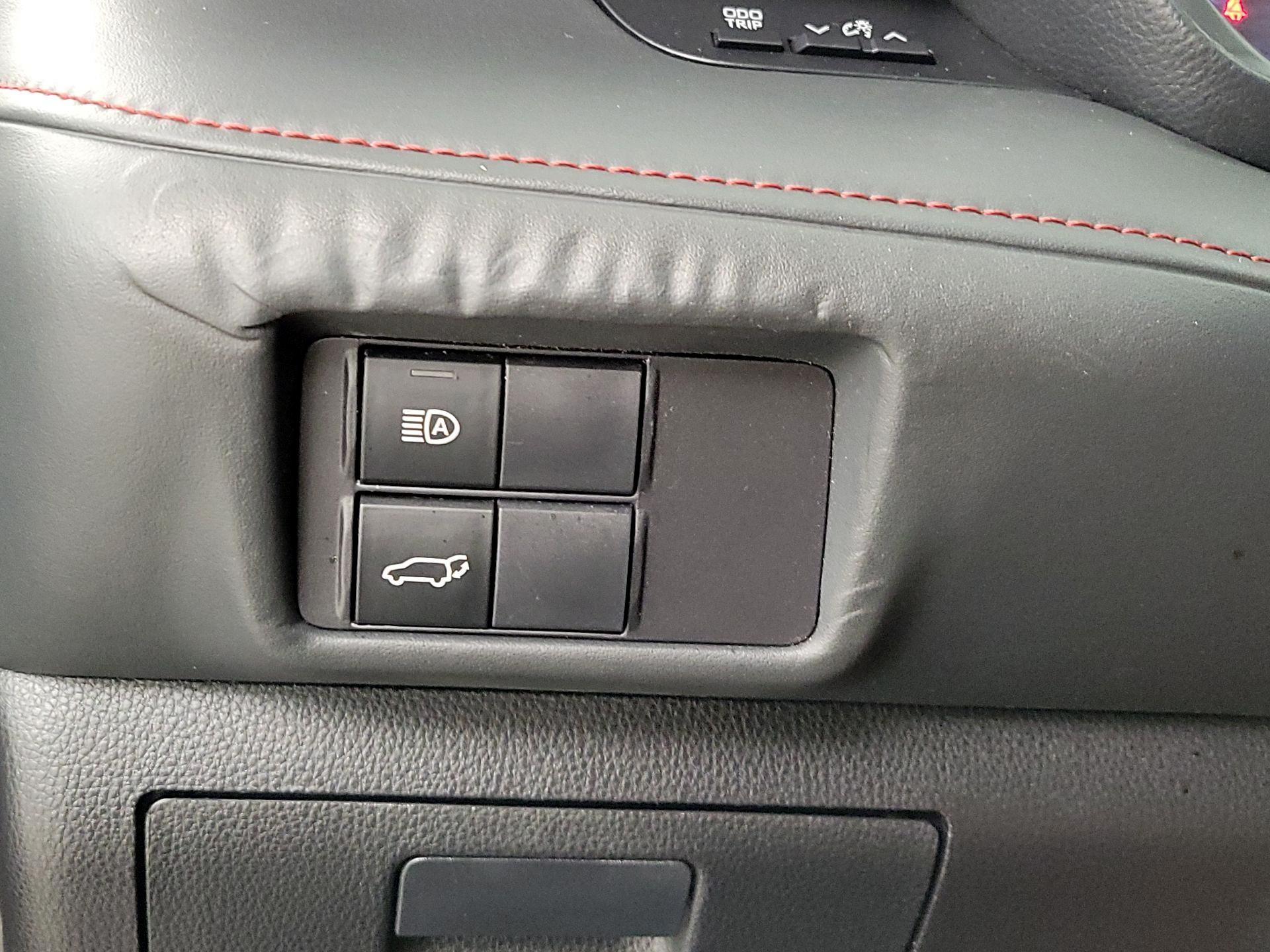 Thumbnail: 2022 Toyota Highlander - 13