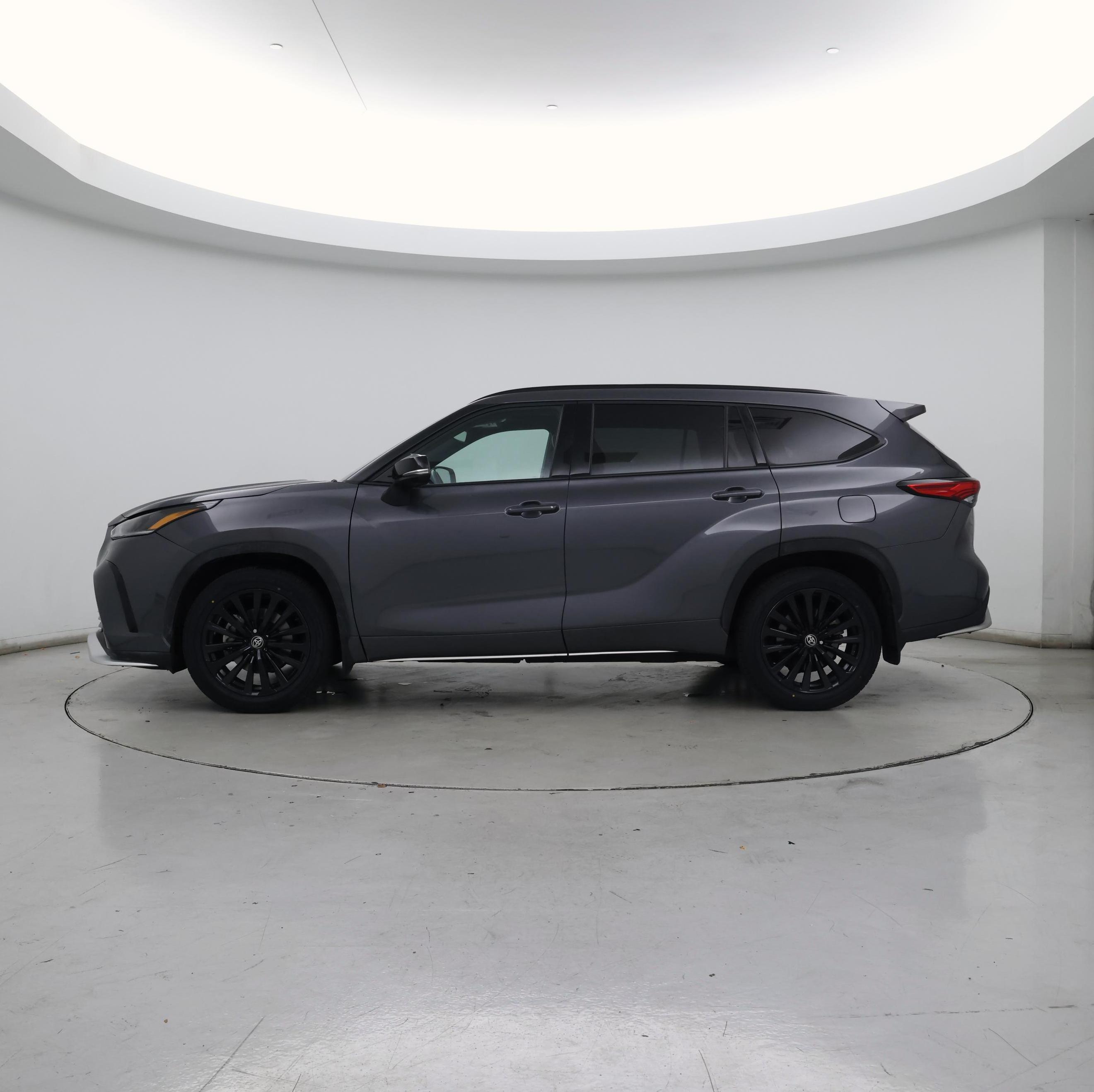 Thumbnail: 2022 Toyota Highlander - 3