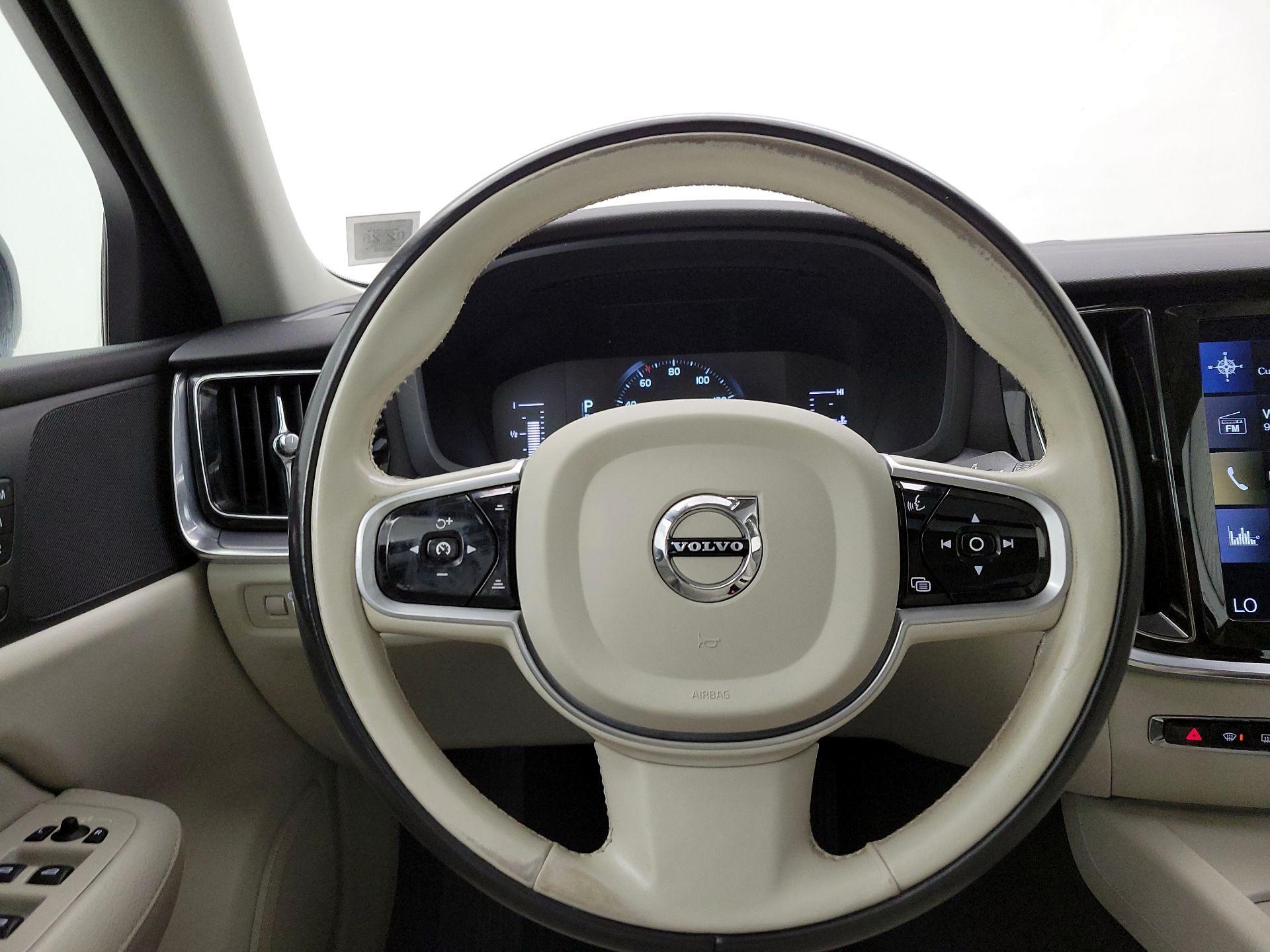 Thumbnail: 2019 Volvo S60 - 10