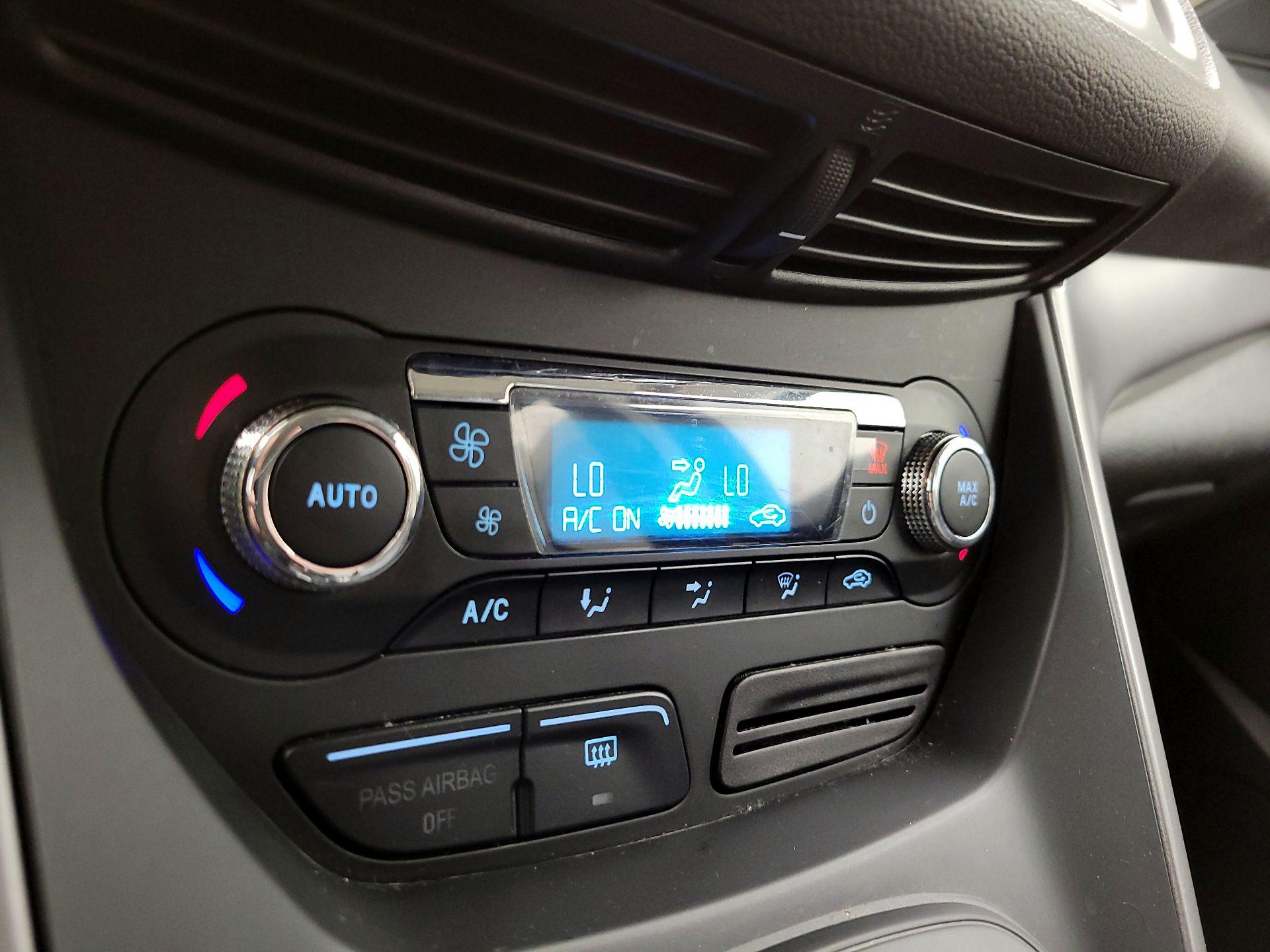 Thumbnail: 2014 Ford Escape - 17