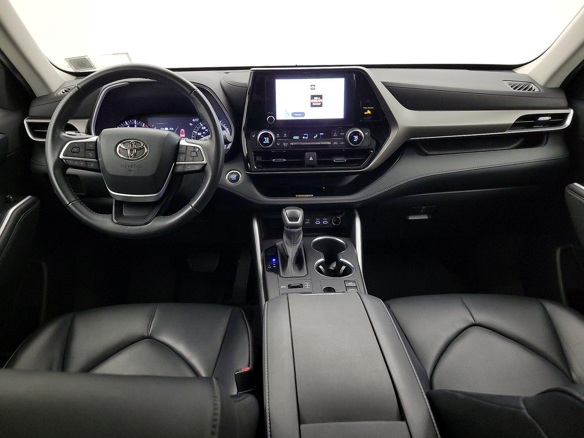 Thumbnail: 2023 Toyota Highlander - 9