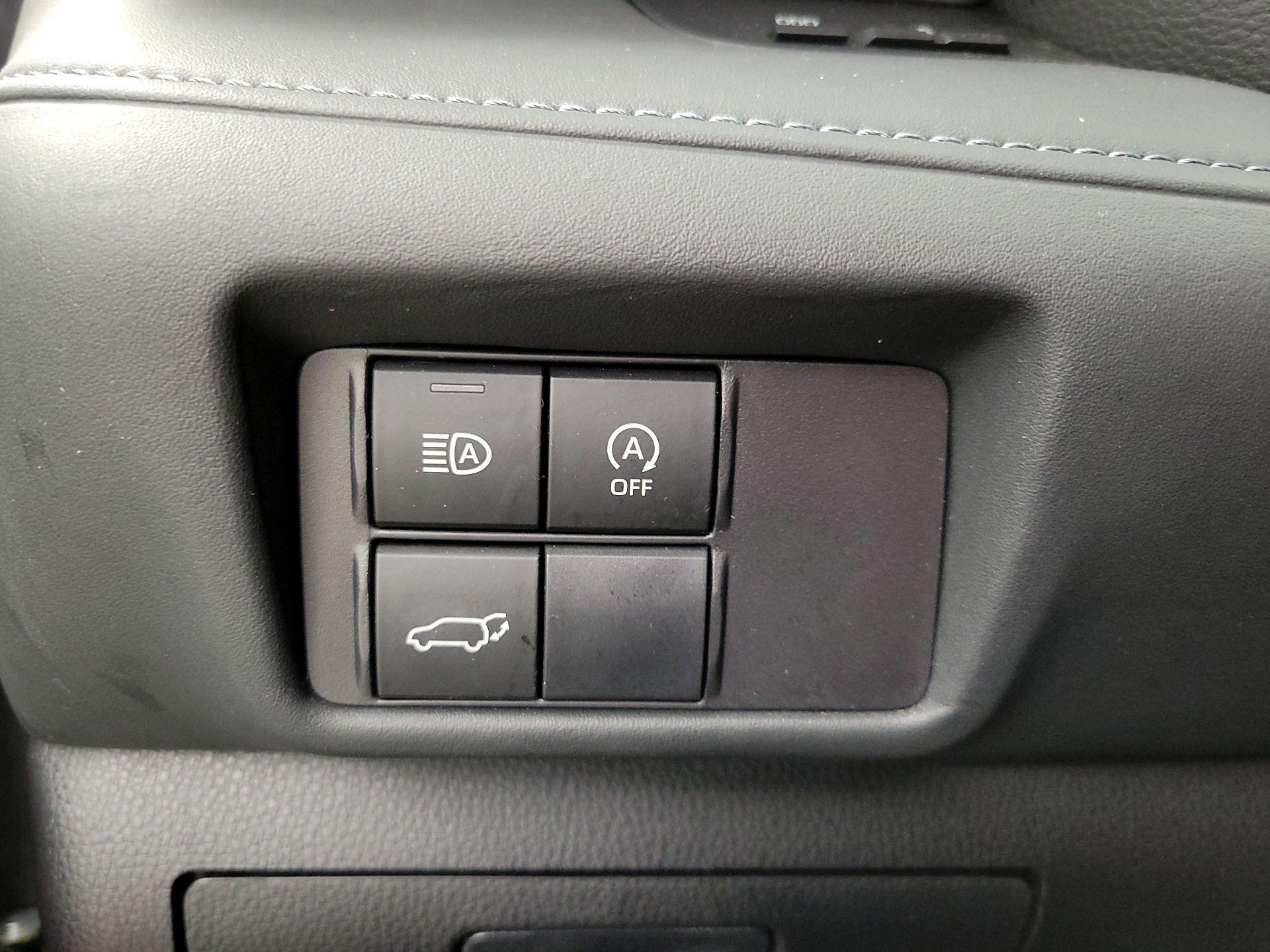 Thumbnail: 2023 Toyota Highlander - 13