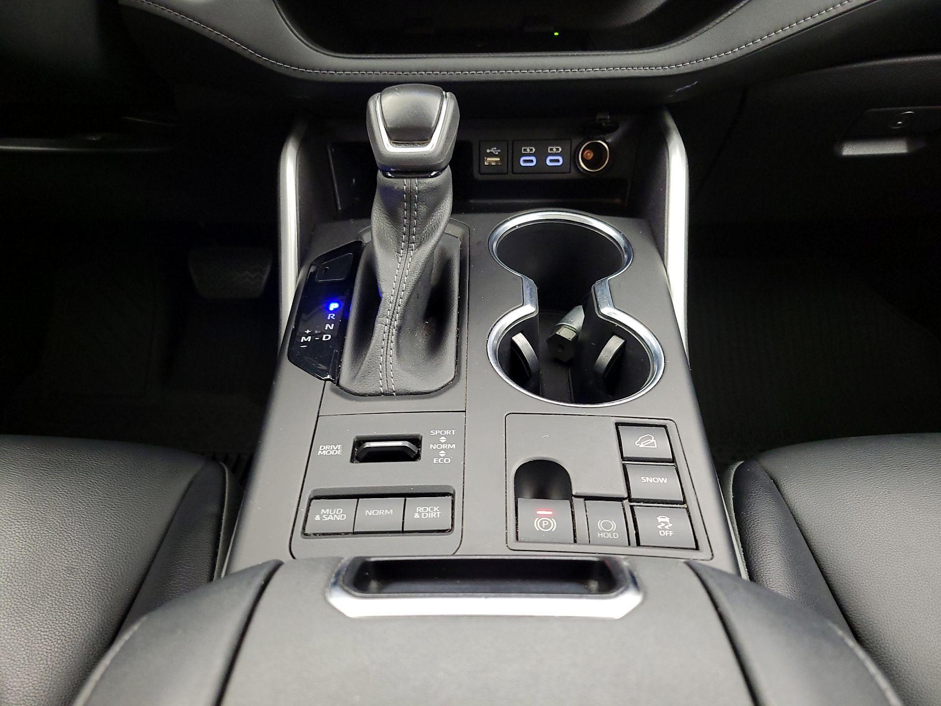 Thumbnail: 2023 Toyota Highlander - 17