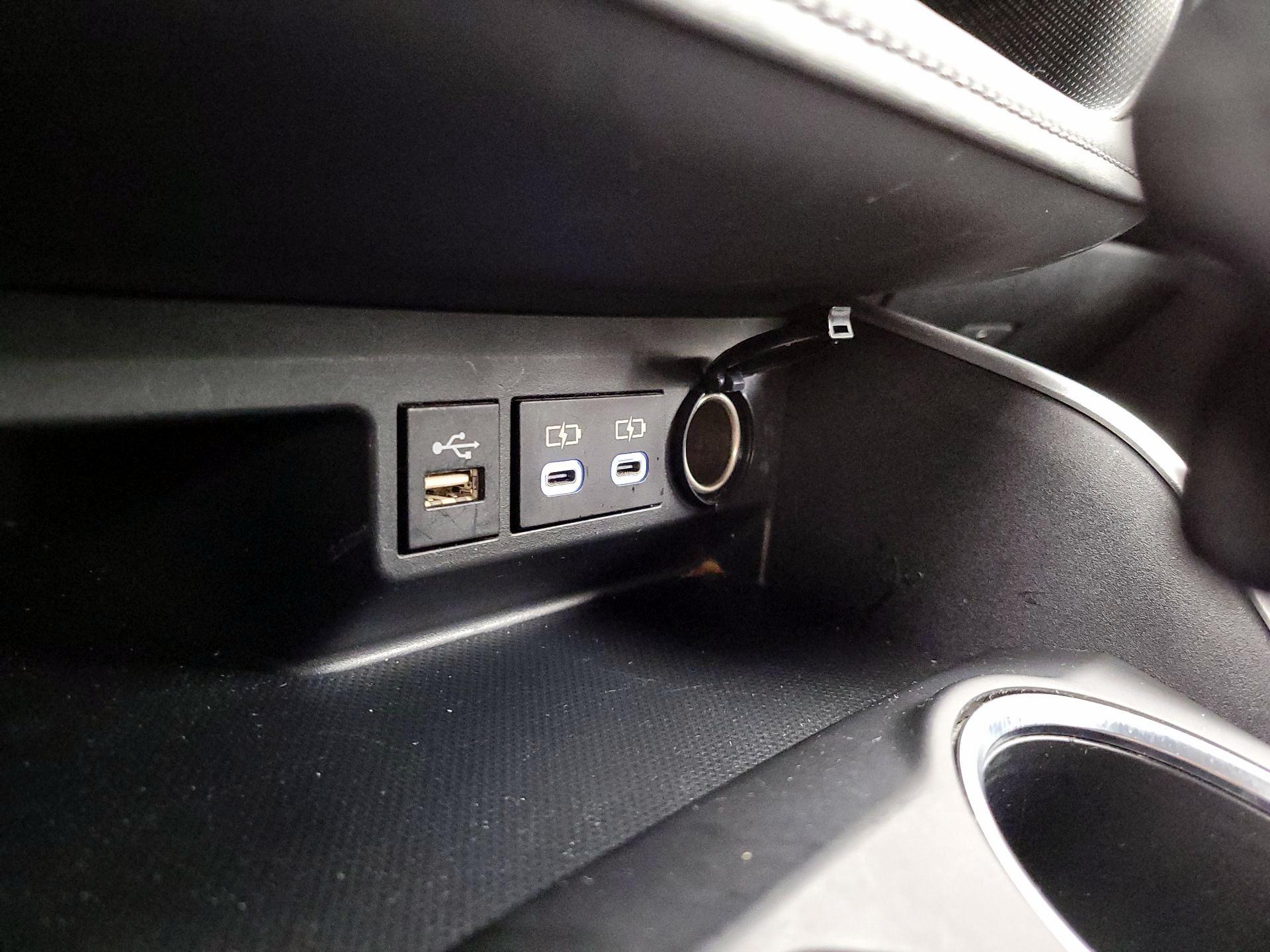 Thumbnail: 2023 Toyota Highlander - 18