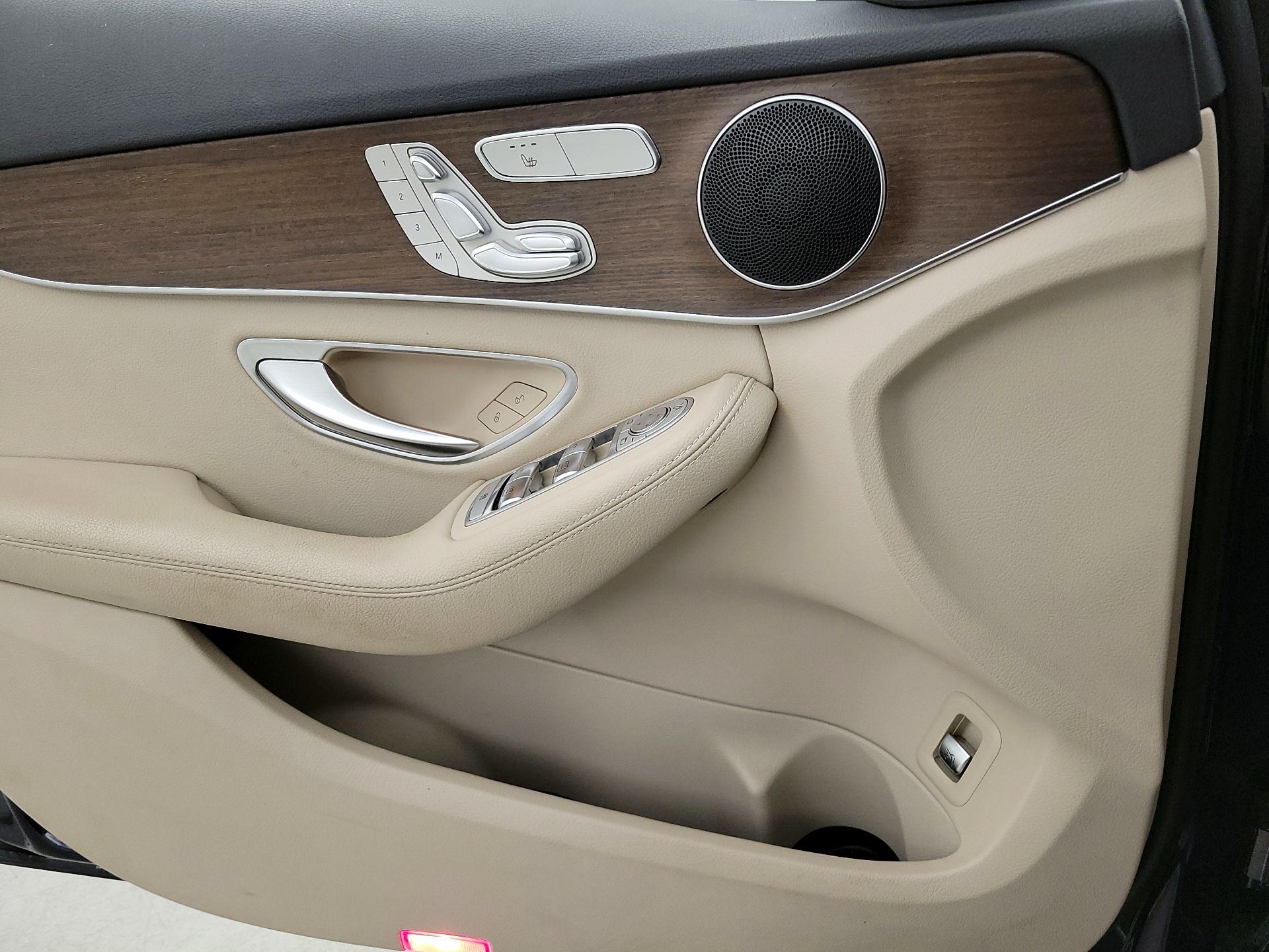 Thumbnail: 2021 Mercedes-Benz C-Class - 12