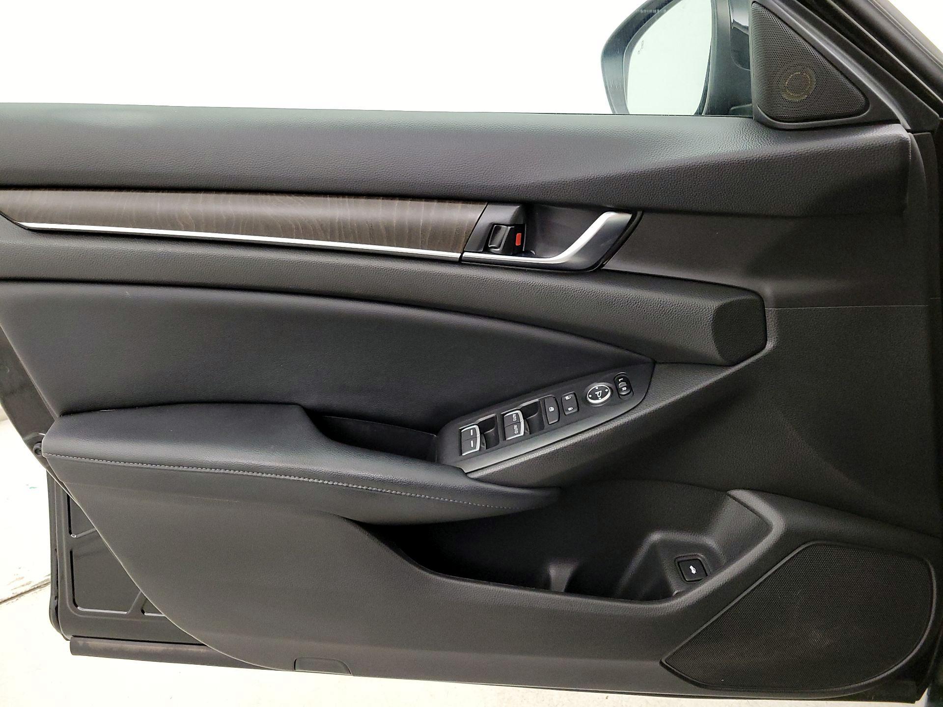 Thumbnail: 2018 Honda Accord - 12