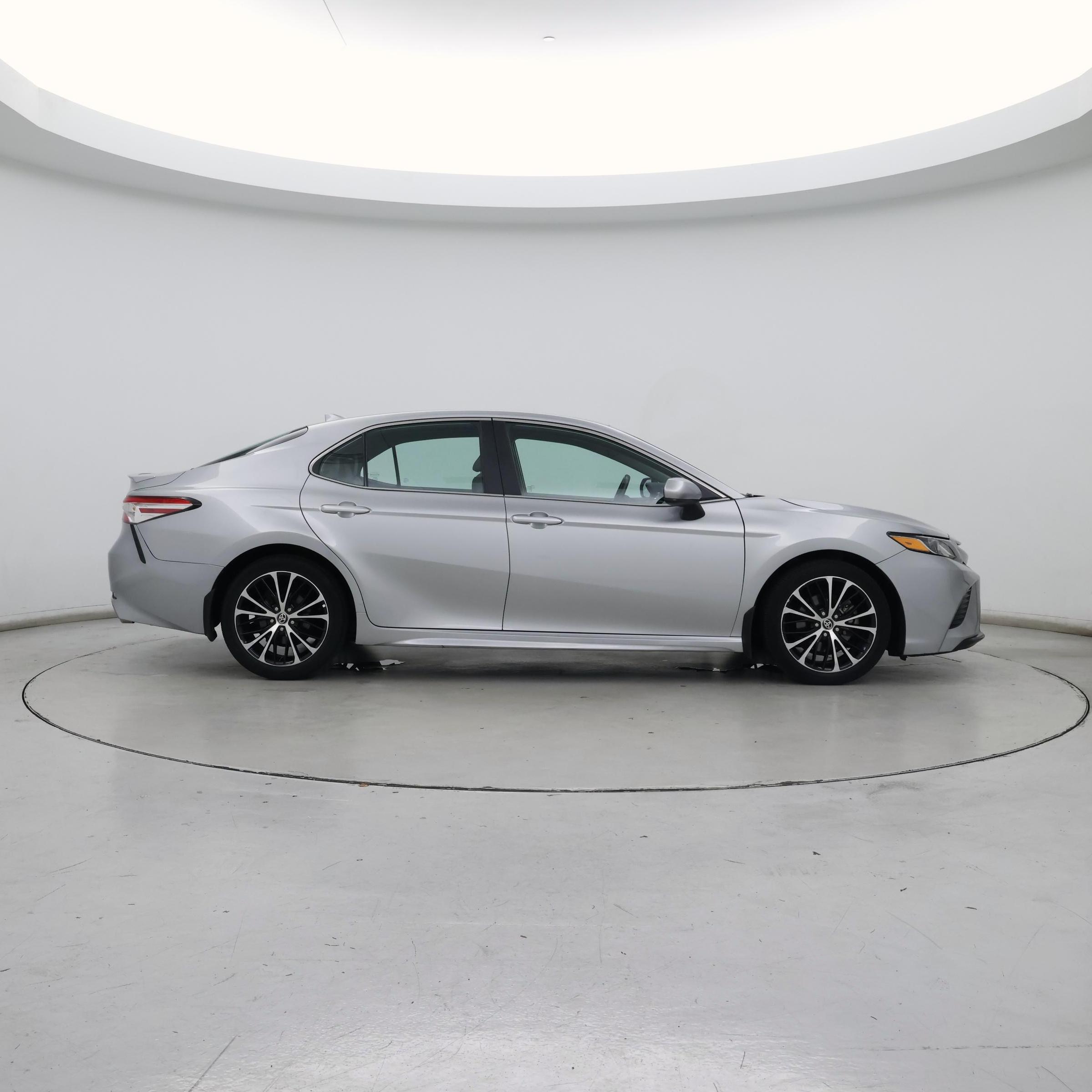 Thumbnail: 2020 Toyota Camry - 7