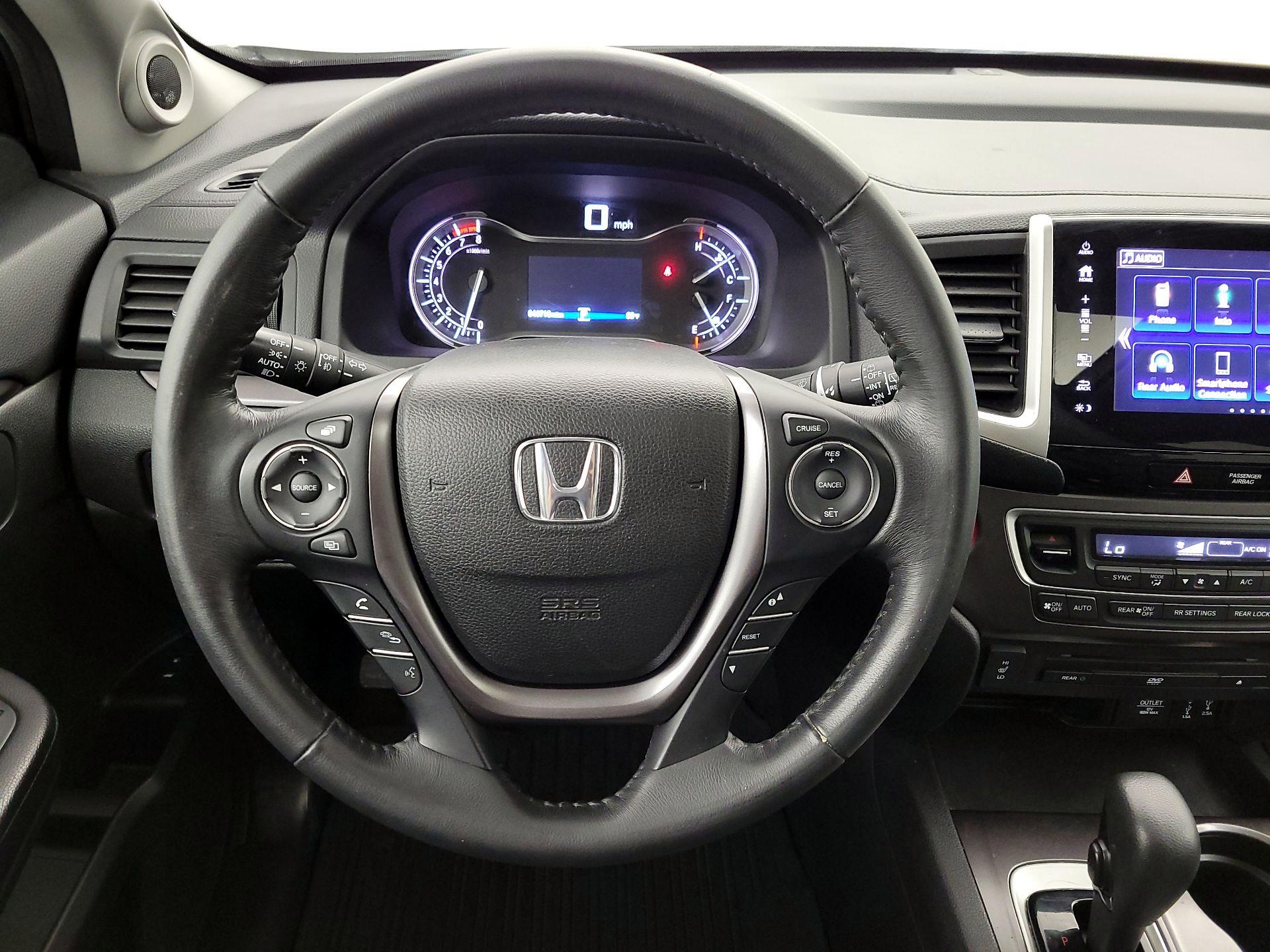 Thumbnail: 2017 Honda Pilot - 10