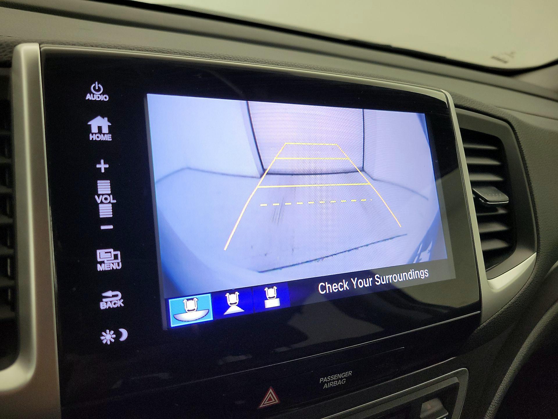Thumbnail: 2017 Honda Pilot - 14