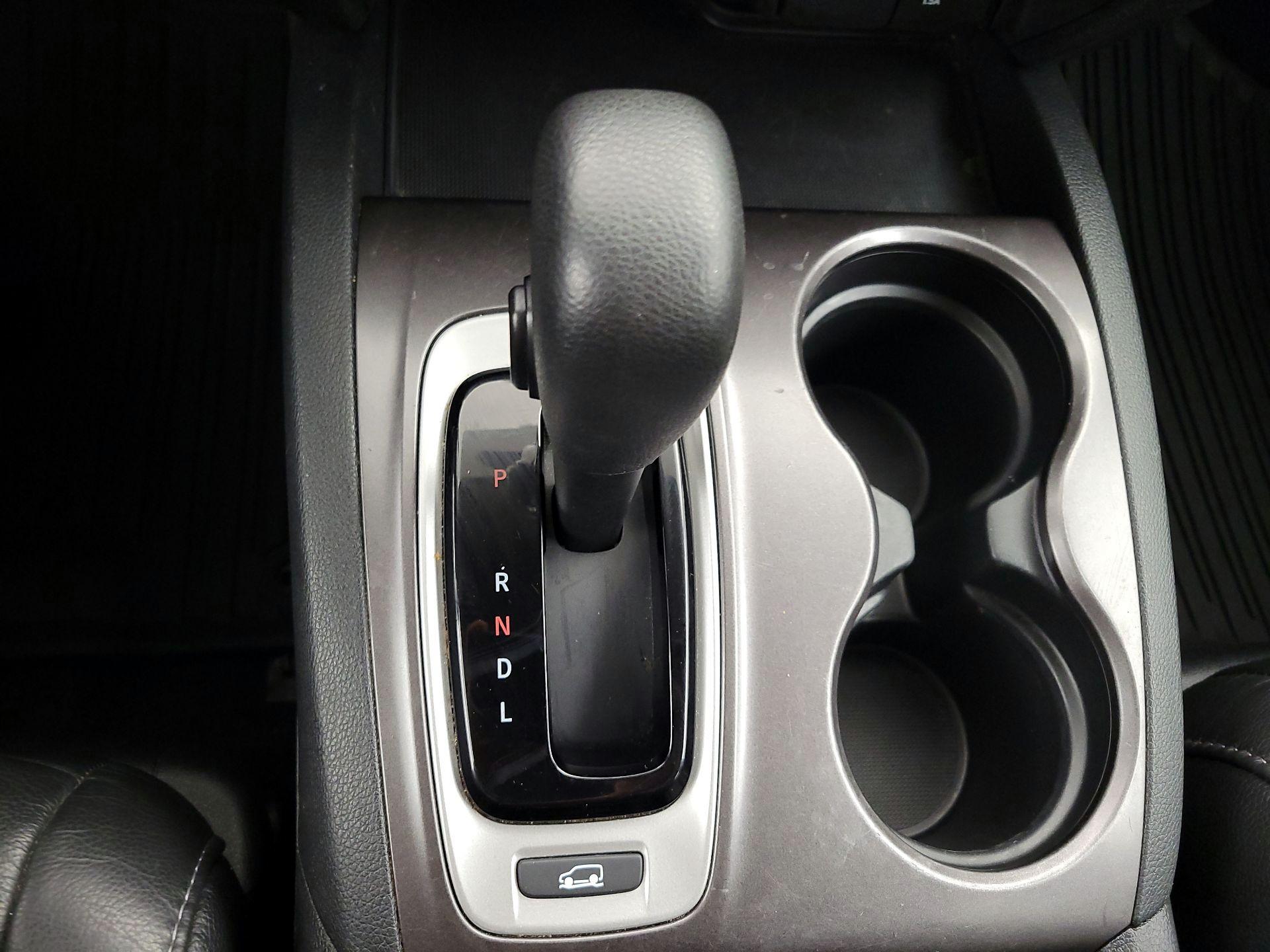 Thumbnail: 2017 Honda Pilot - 17