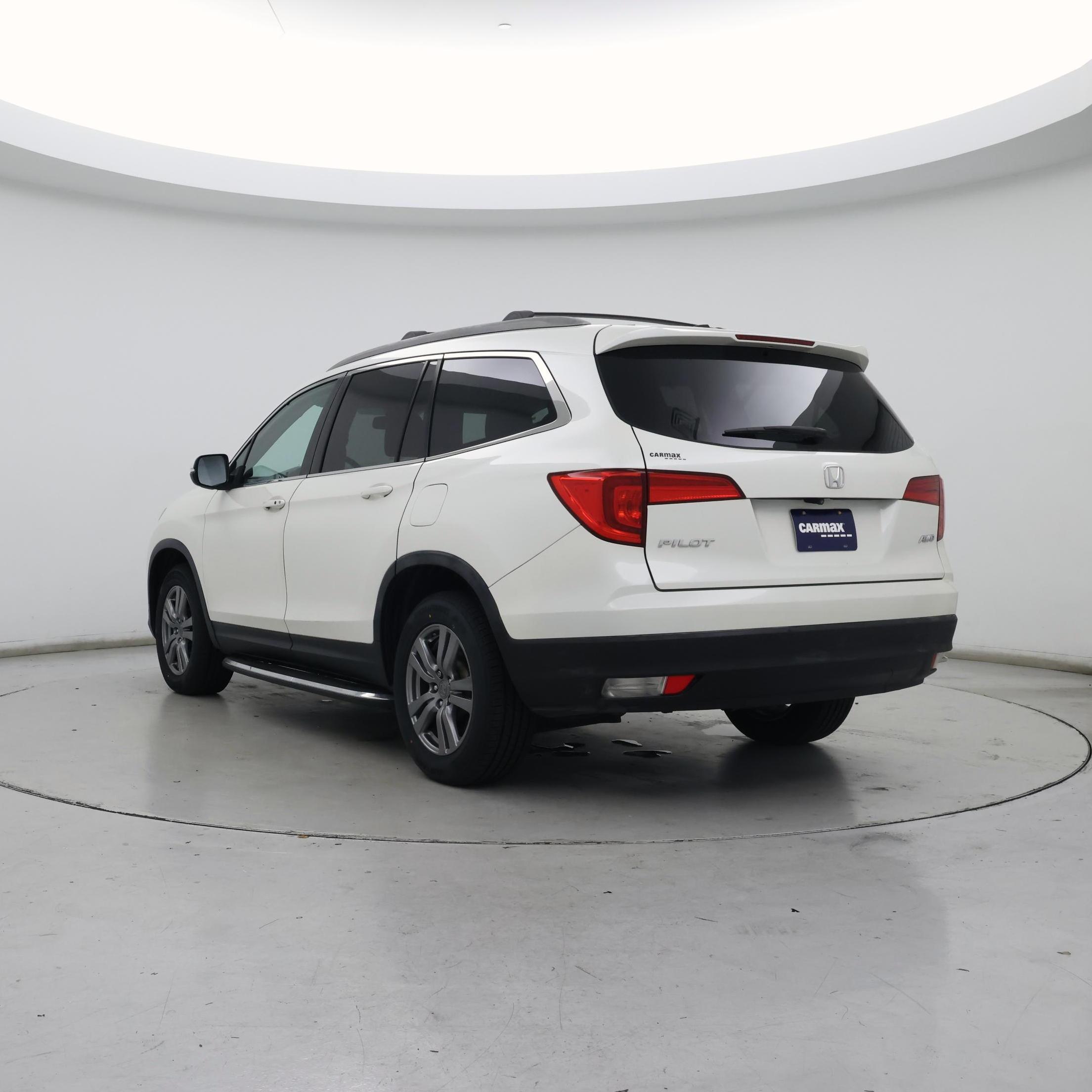 Thumbnail: 2017 Honda Pilot - 2