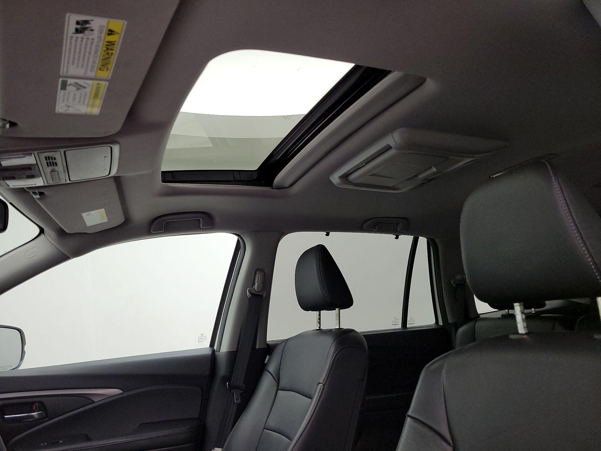 Thumbnail: 2017 Honda Pilot - 19