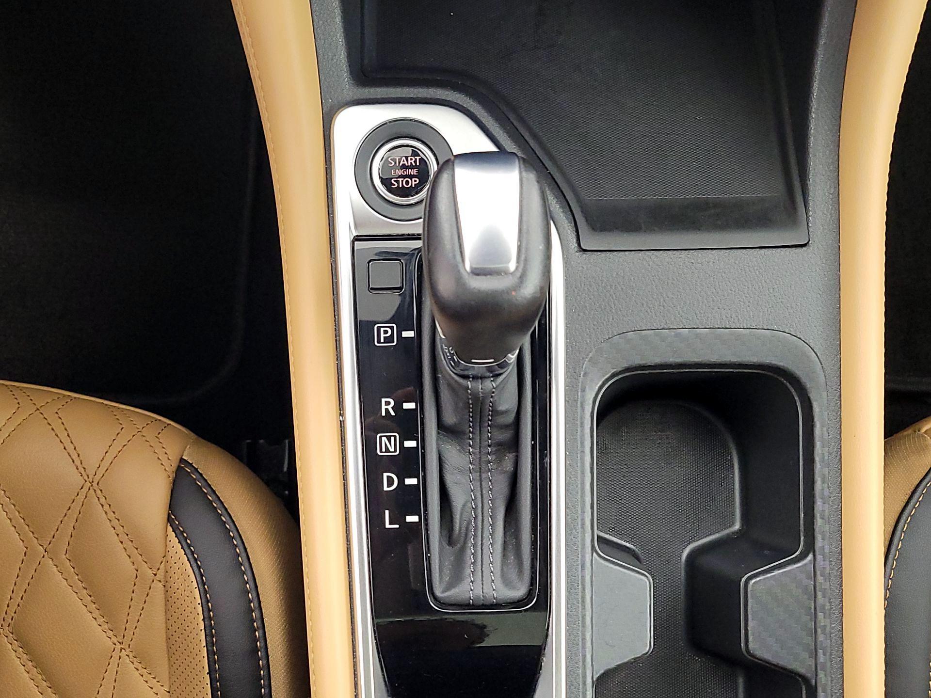 Thumbnail: 2020 Nissan Sentra - 17
