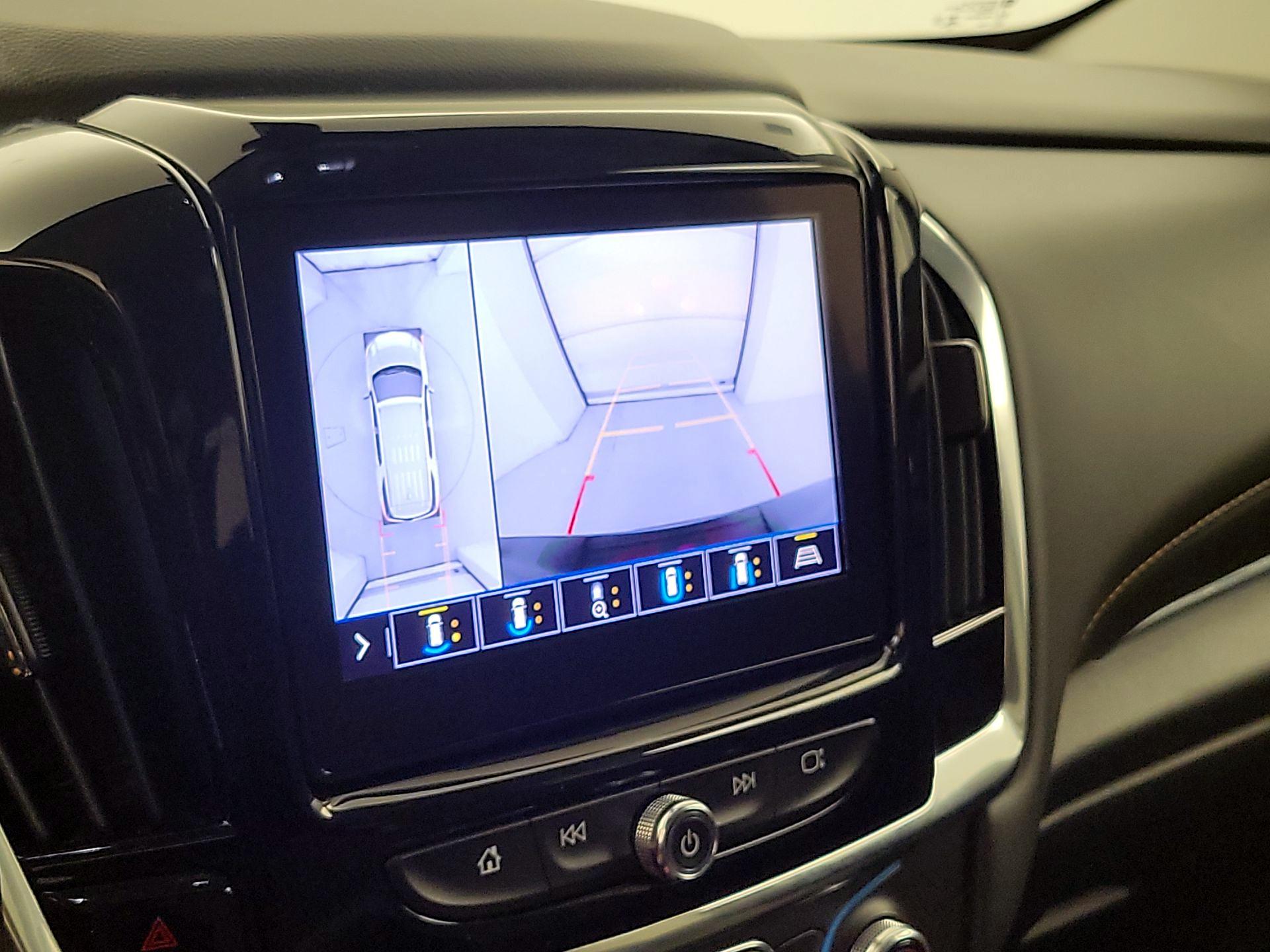 Thumbnail: 2021 Chevrolet Traverse - 15