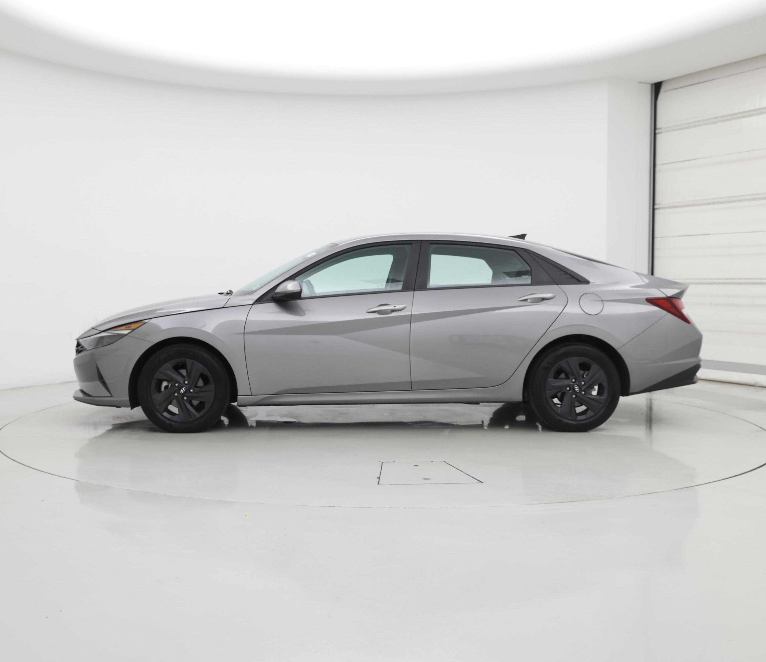 Thumbnail: 2023 Hyundai Elantra - 3