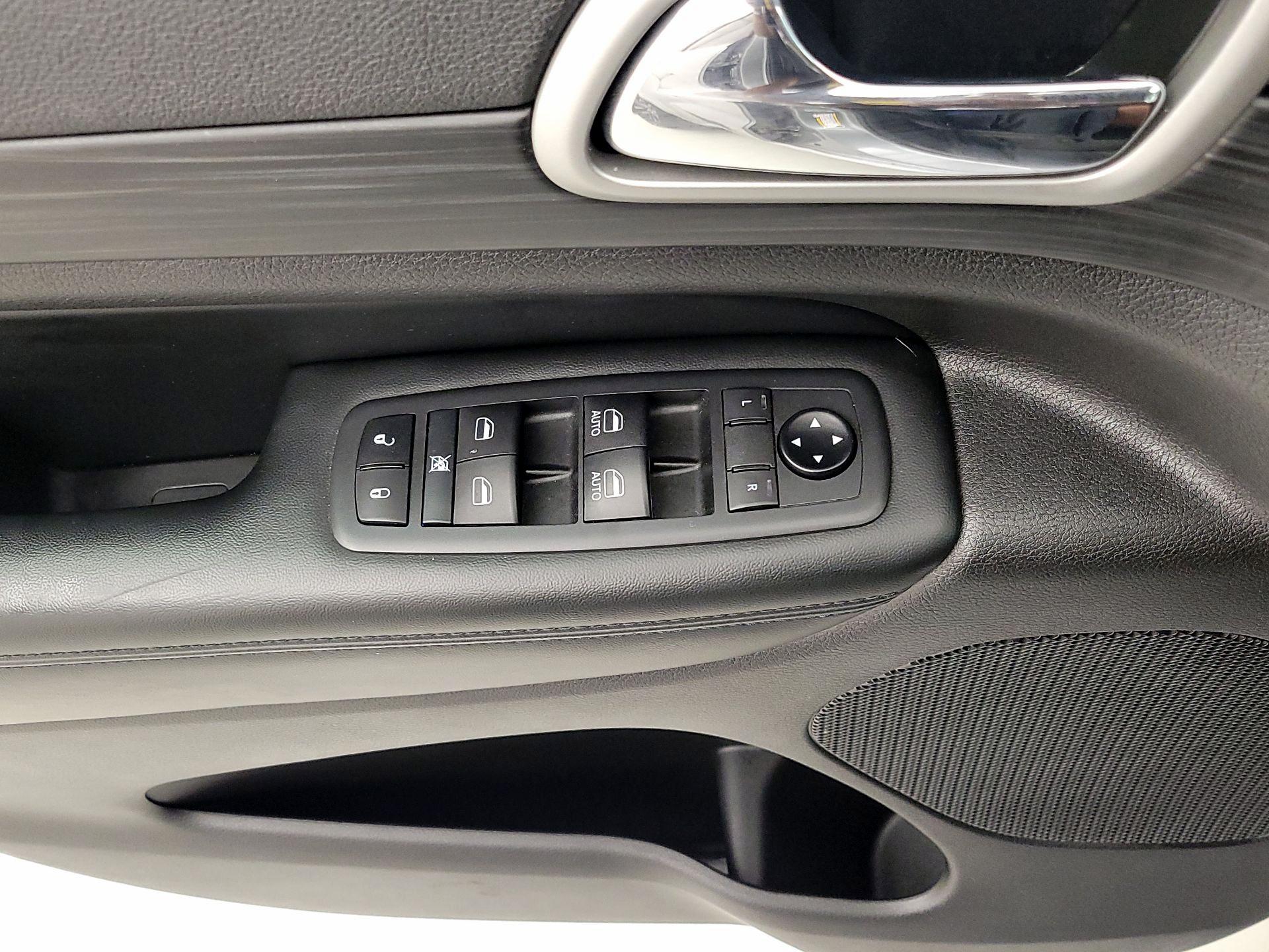 Thumbnail: 2020 Jeep Grand Cherokee - 12