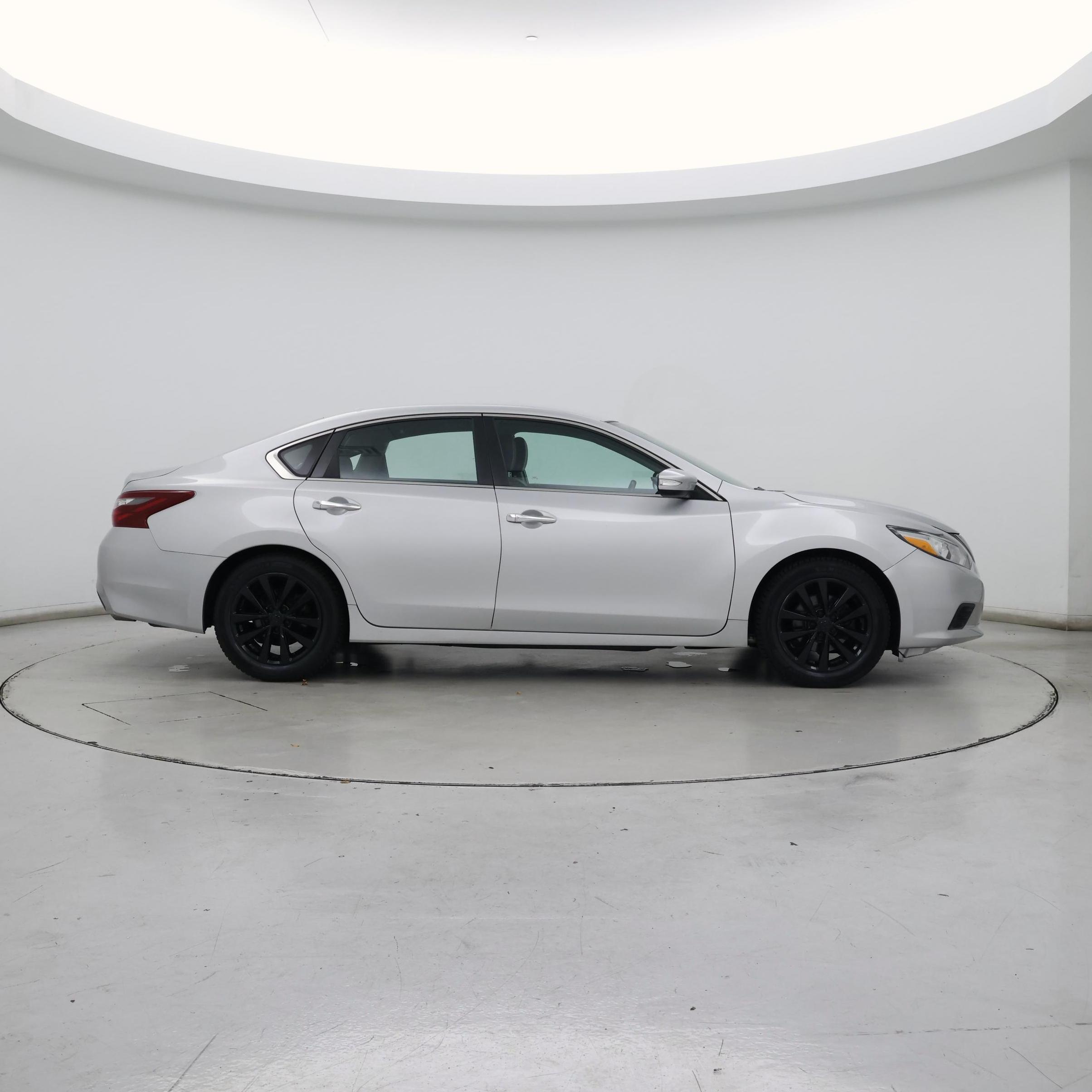 Thumbnail: 2018 Nissan Altima - 7