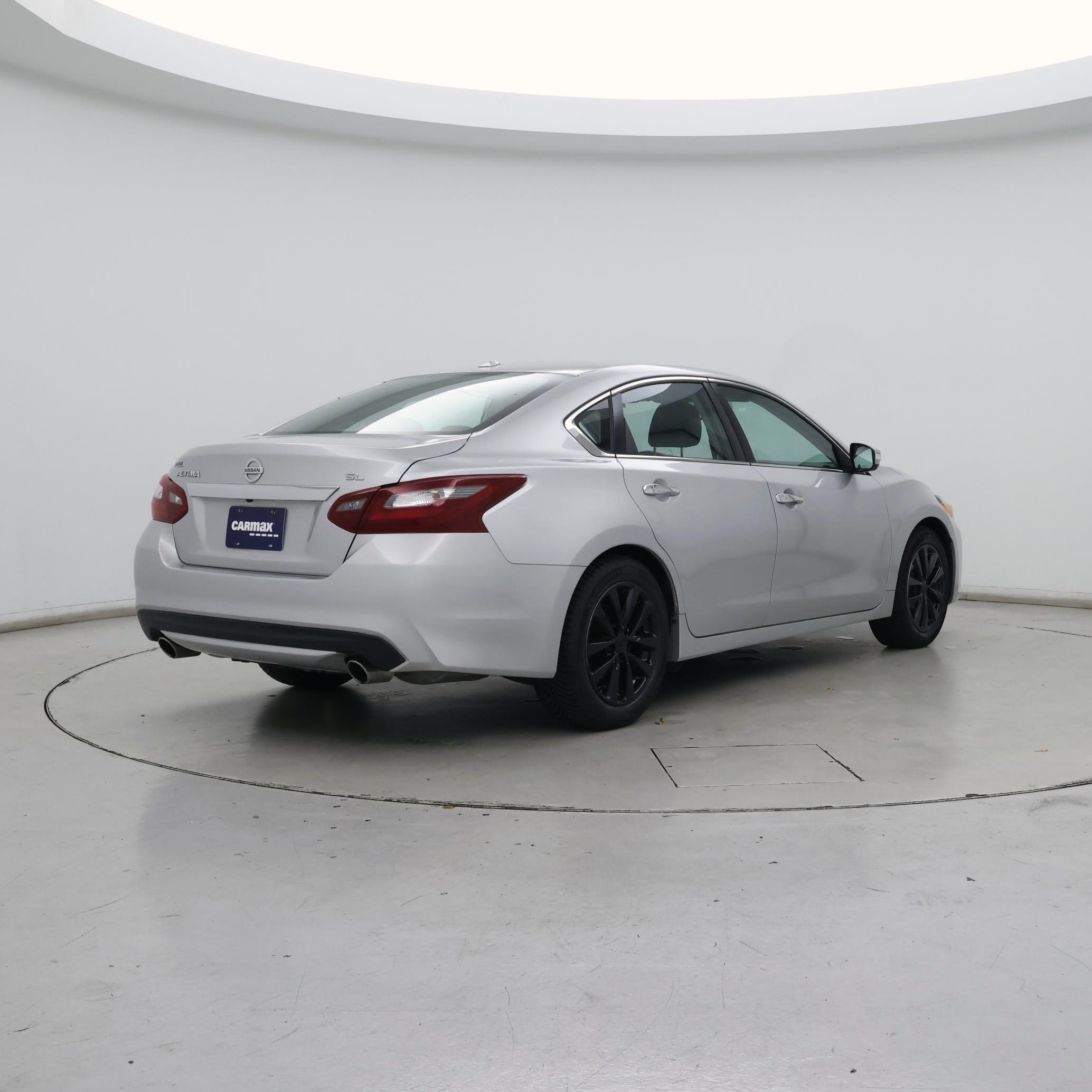 Thumbnail: 2018 Nissan Altima - 8