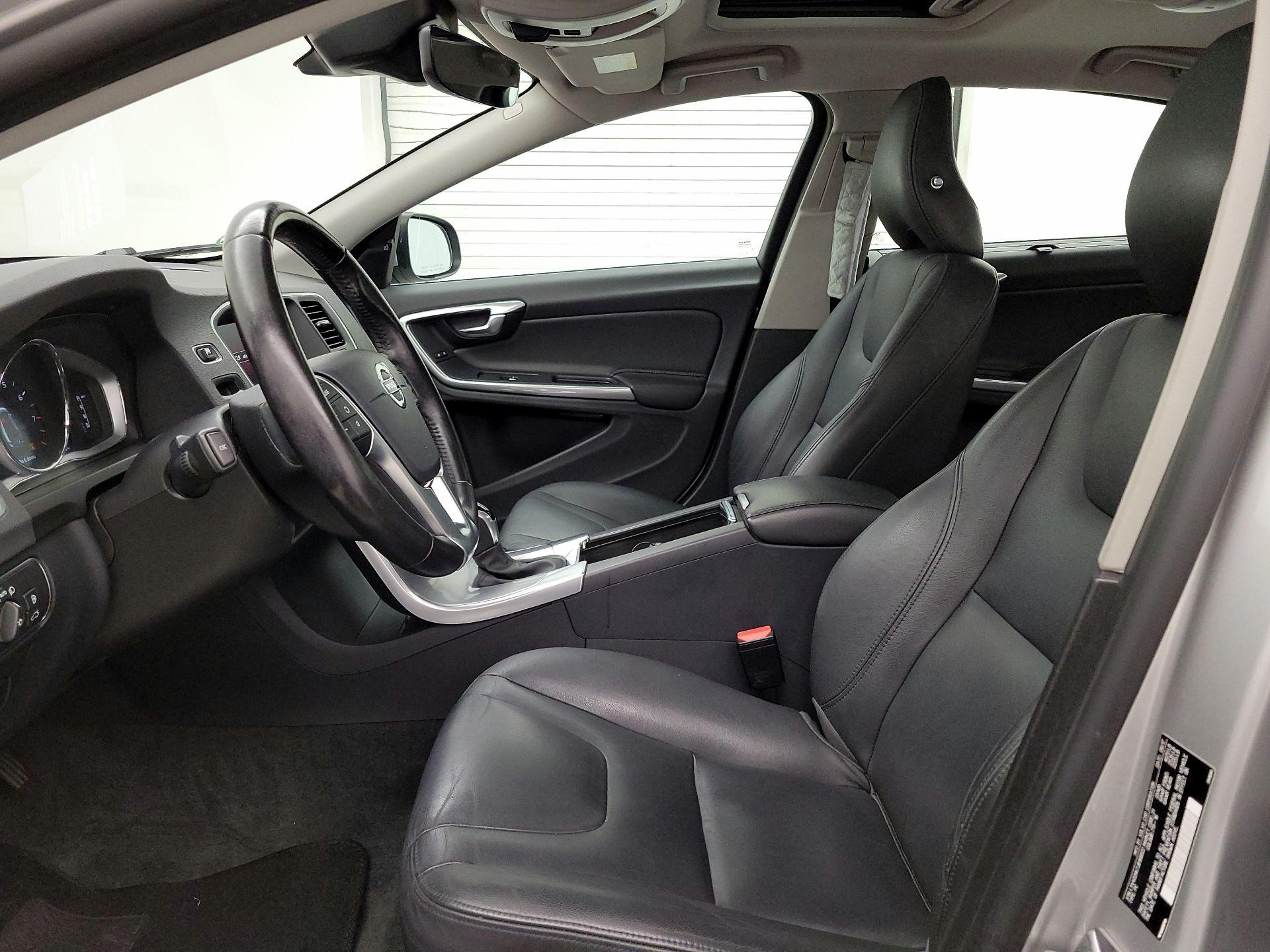 Thumbnail: 2018 Volvo S60 - 11