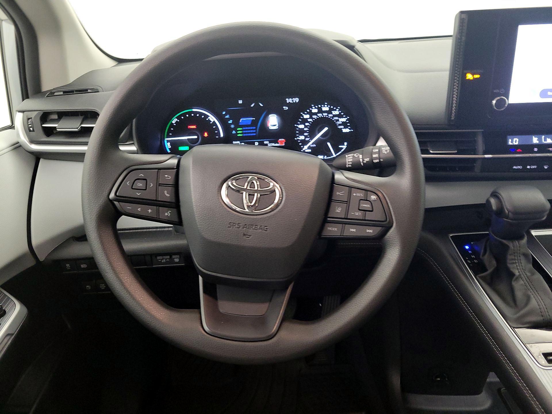Thumbnail: 2025 Toyota Sienna - 10