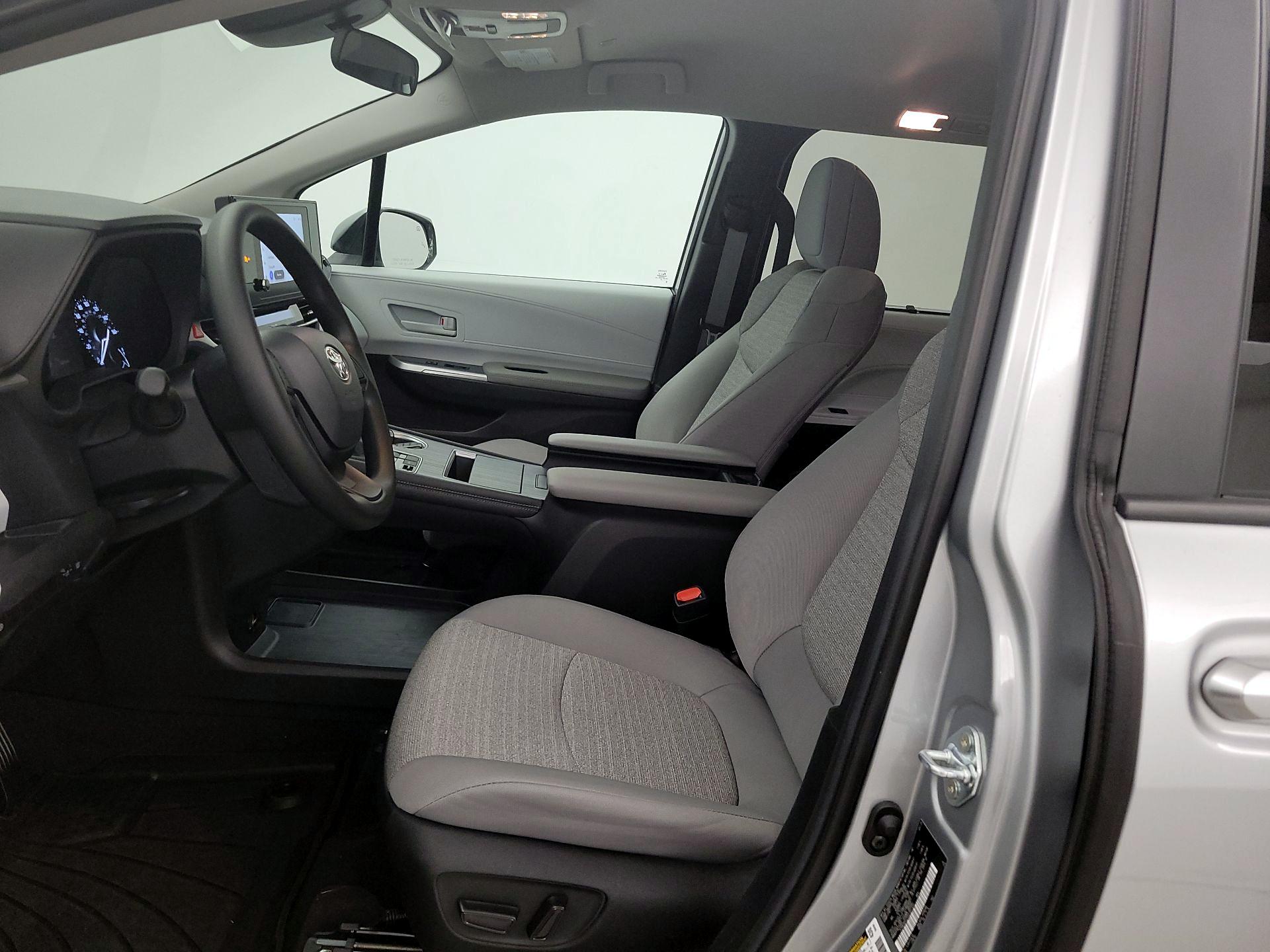 Thumbnail: 2025 Toyota Sienna - 11
