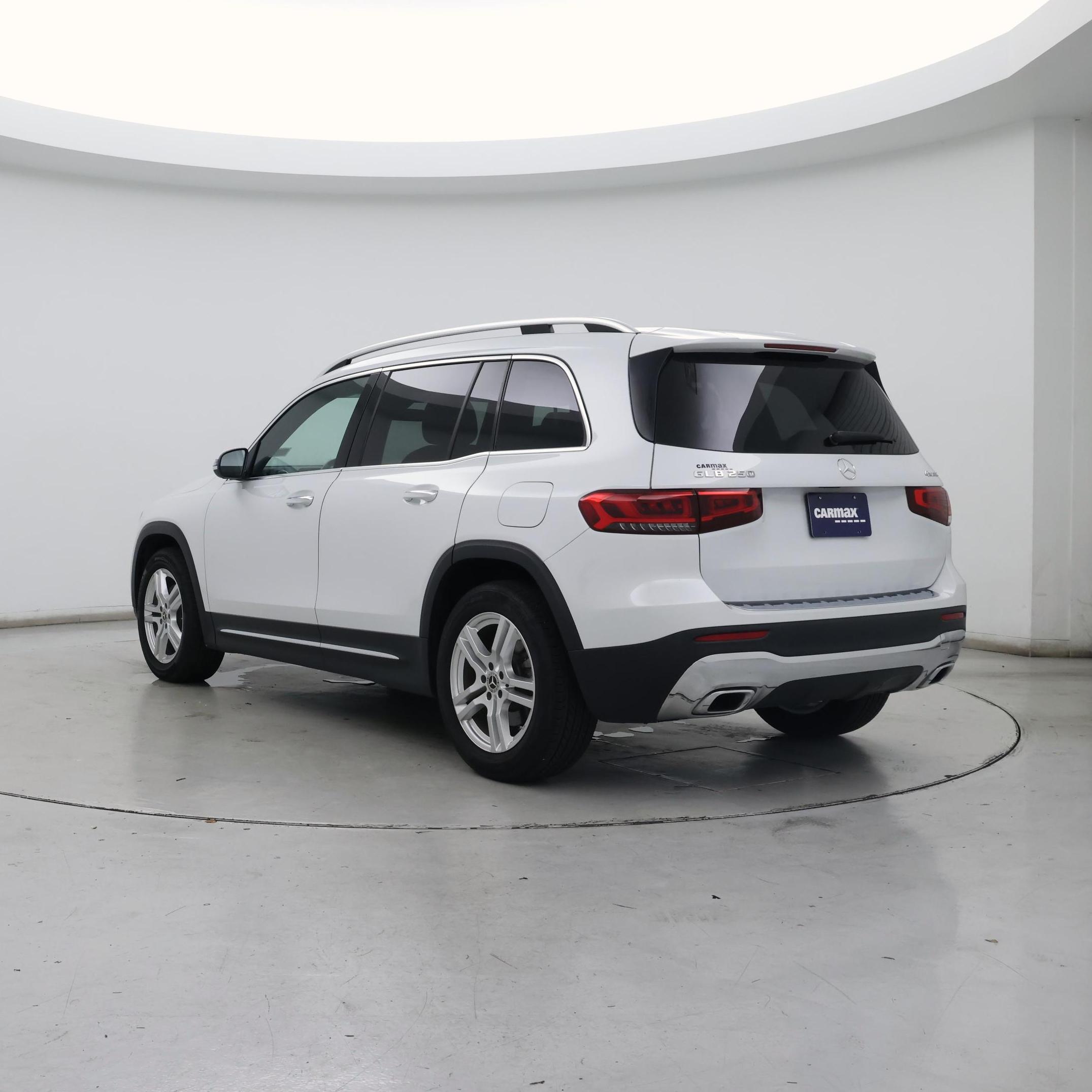 Thumbnail: 2020 Mercedes-Benz GLB - 2