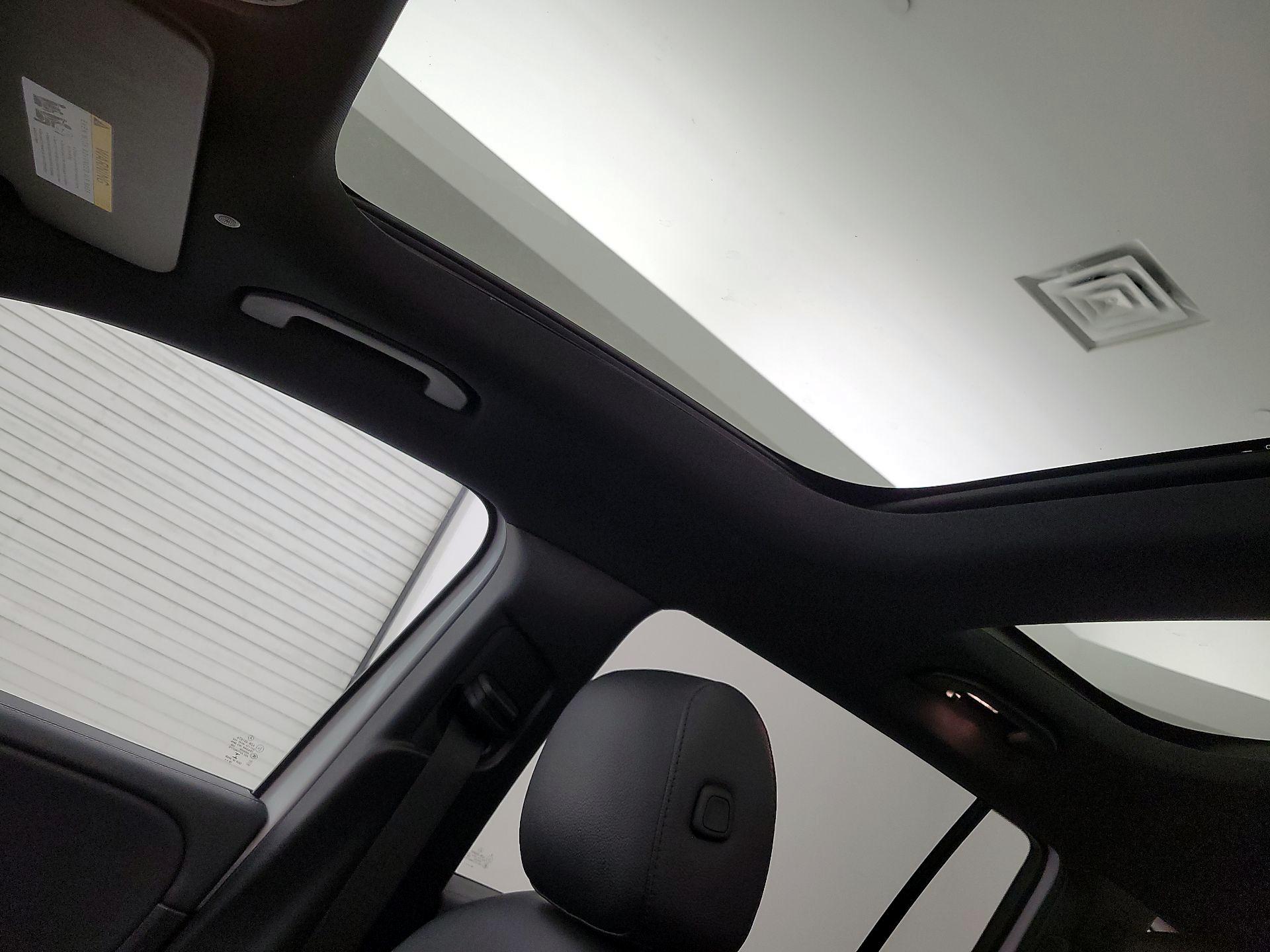 Thumbnail: 2020 Mercedes-Benz GLB - 19