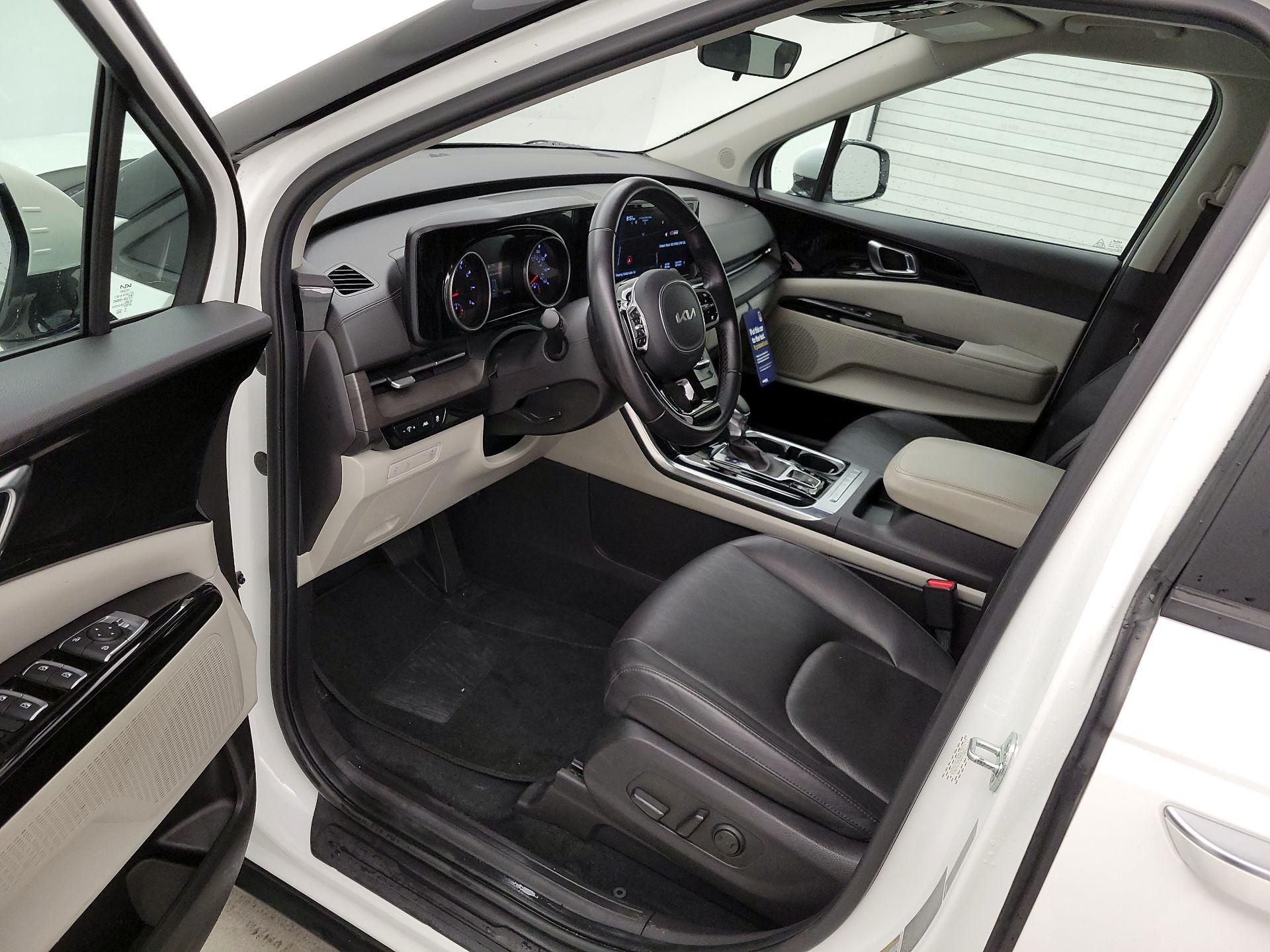 Thumbnail: 2023 Kia Carnival - 11