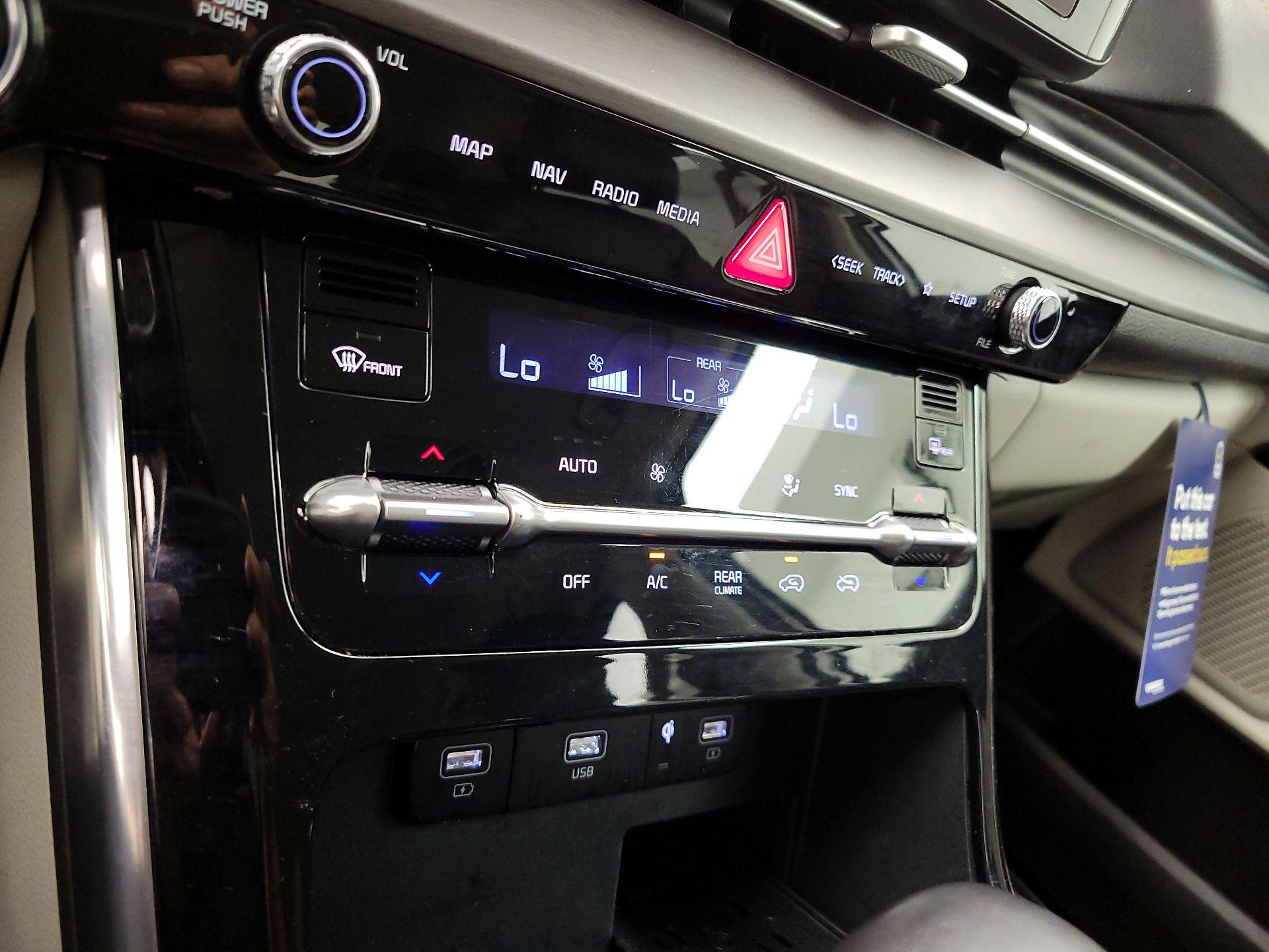 Thumbnail: 2023 Kia Carnival - 17