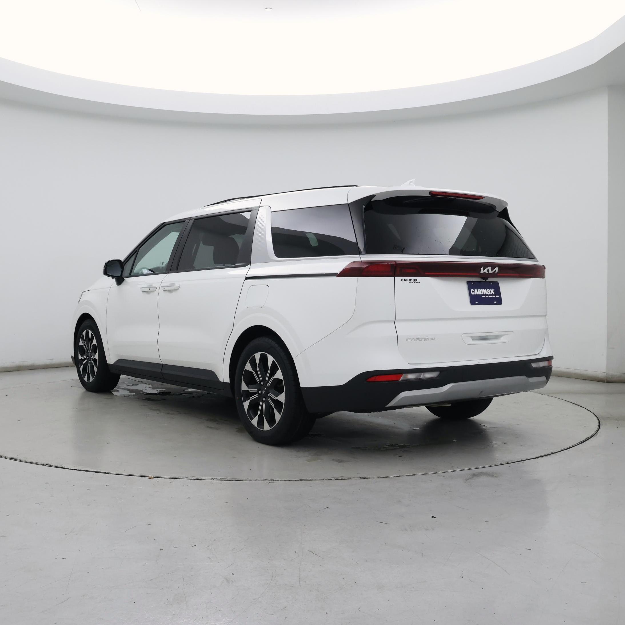 Thumbnail: 2023 Kia Carnival - 2