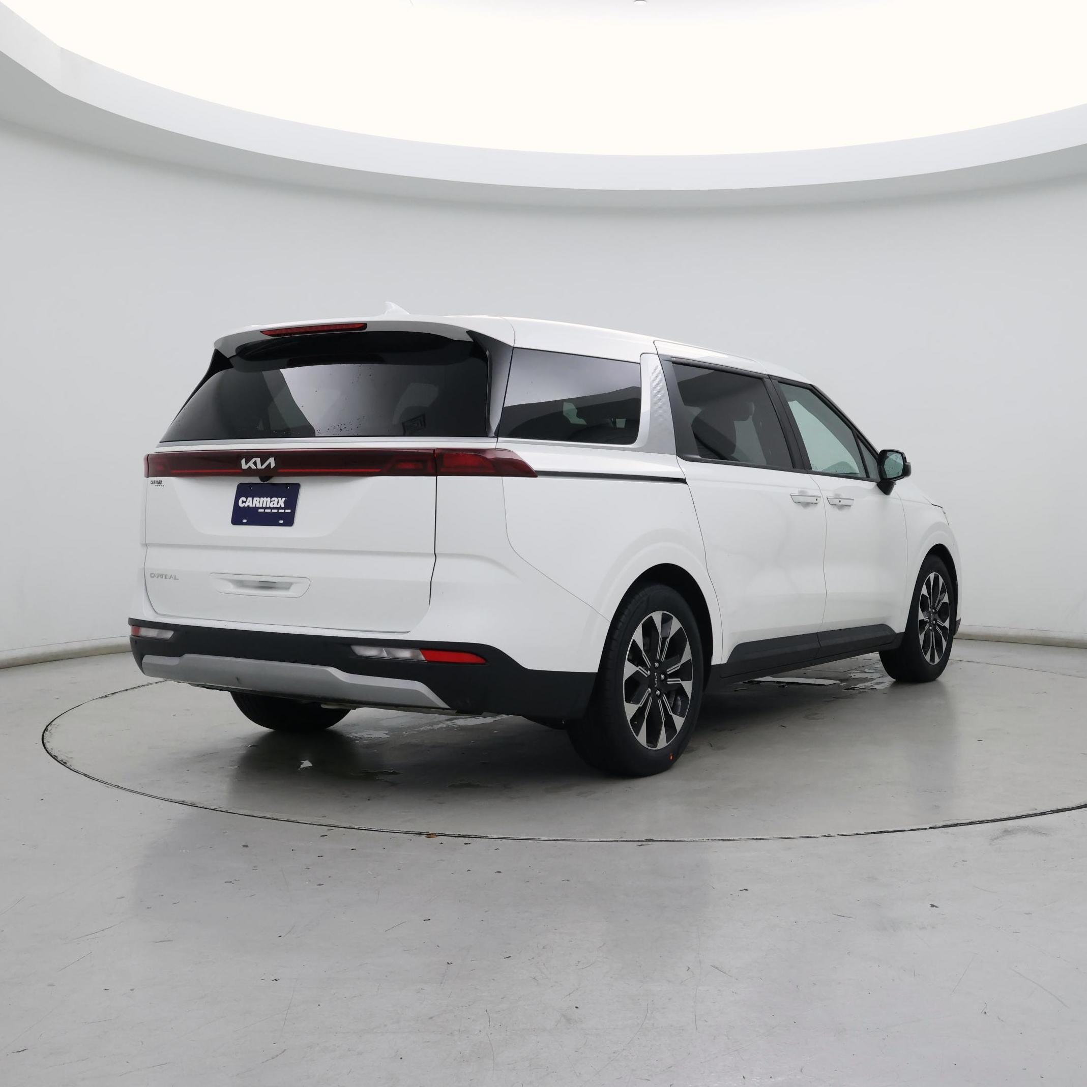 Thumbnail: 2023 Kia Carnival - 8