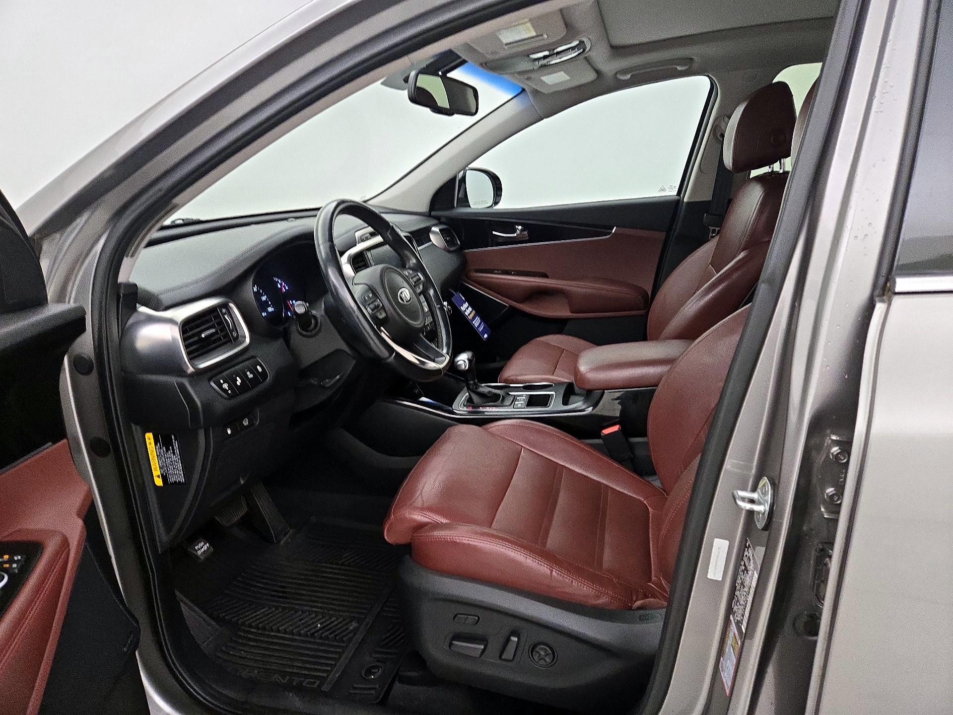Thumbnail: 2017 Kia Sorento - 11