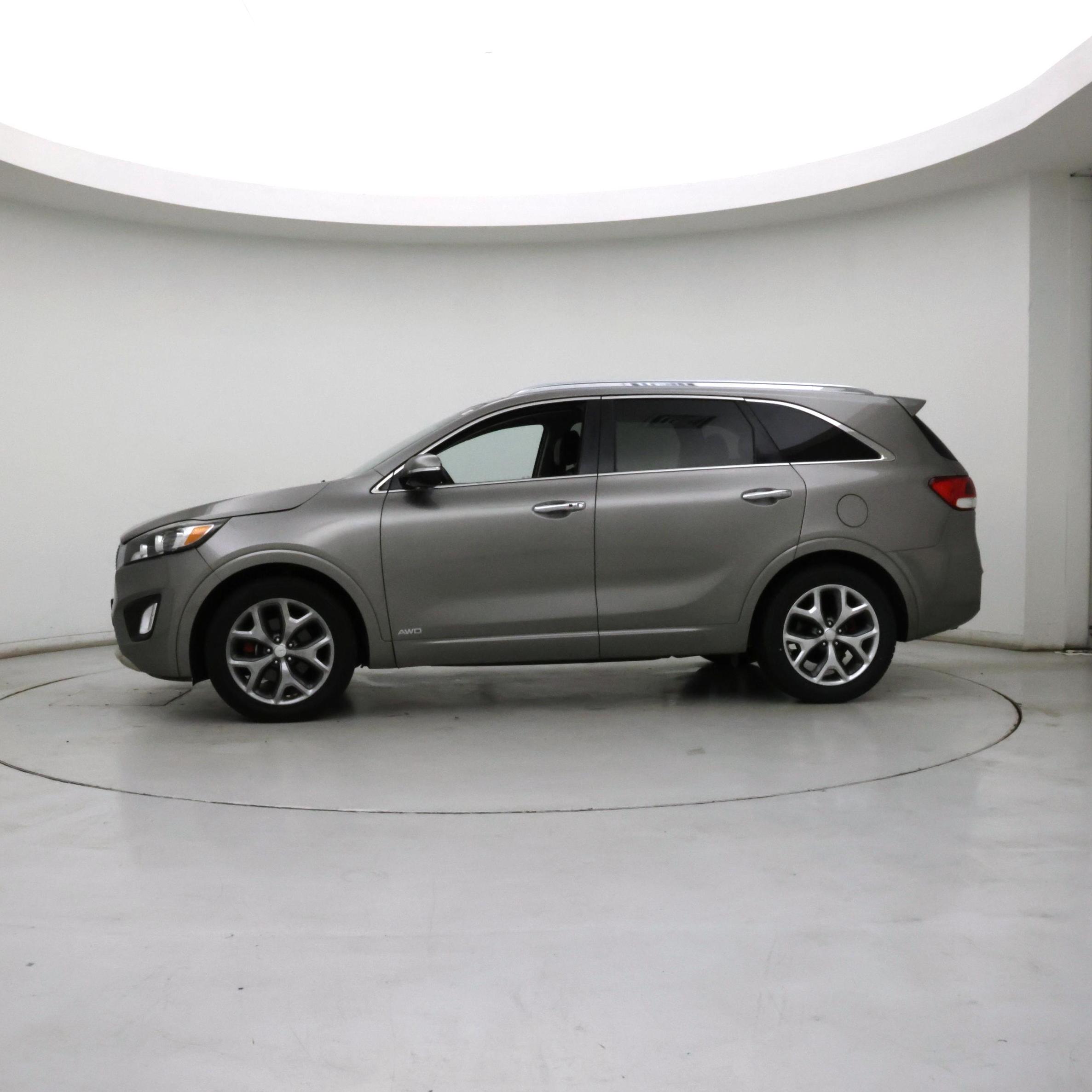 Thumbnail: 2017 Kia Sorento - 3